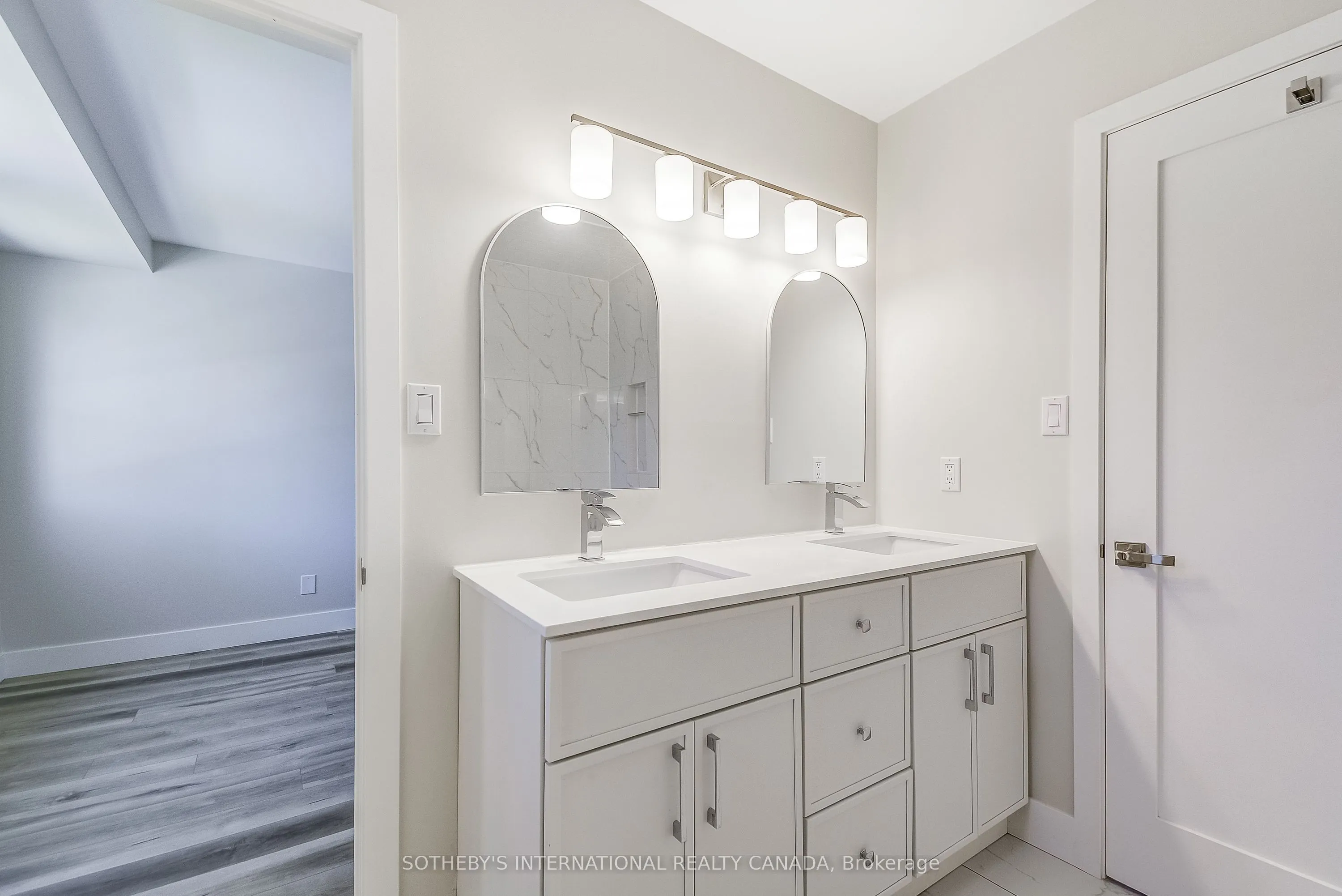 55 Kerman Avenue, #5