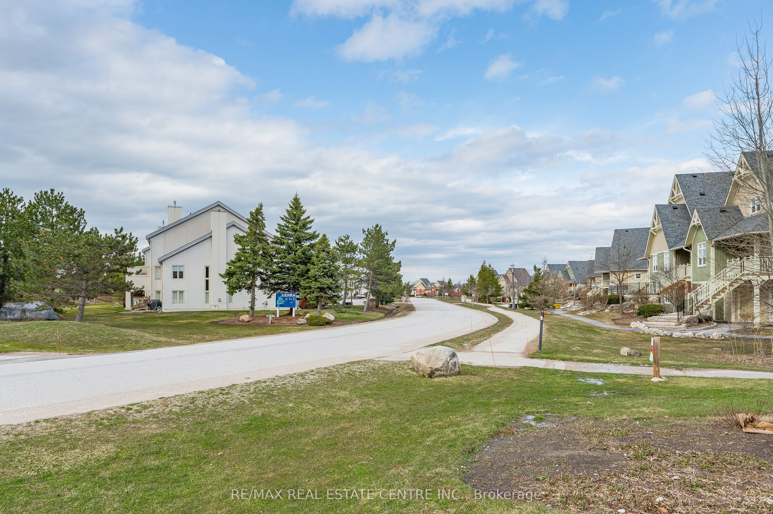 125 FAIRWAY Court, #228