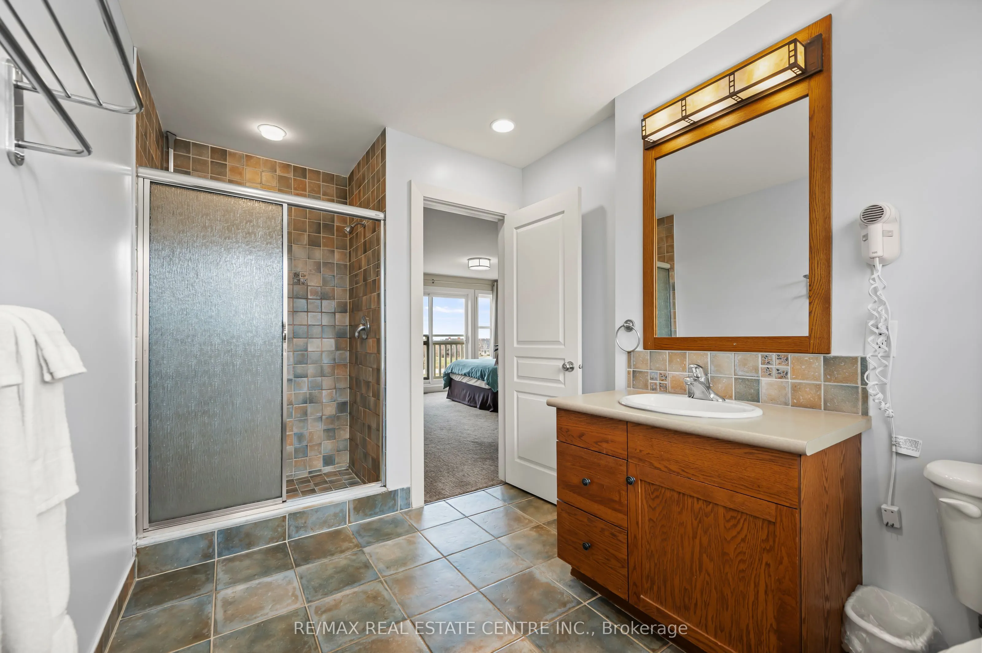 125 FAIRWAY Court, #228