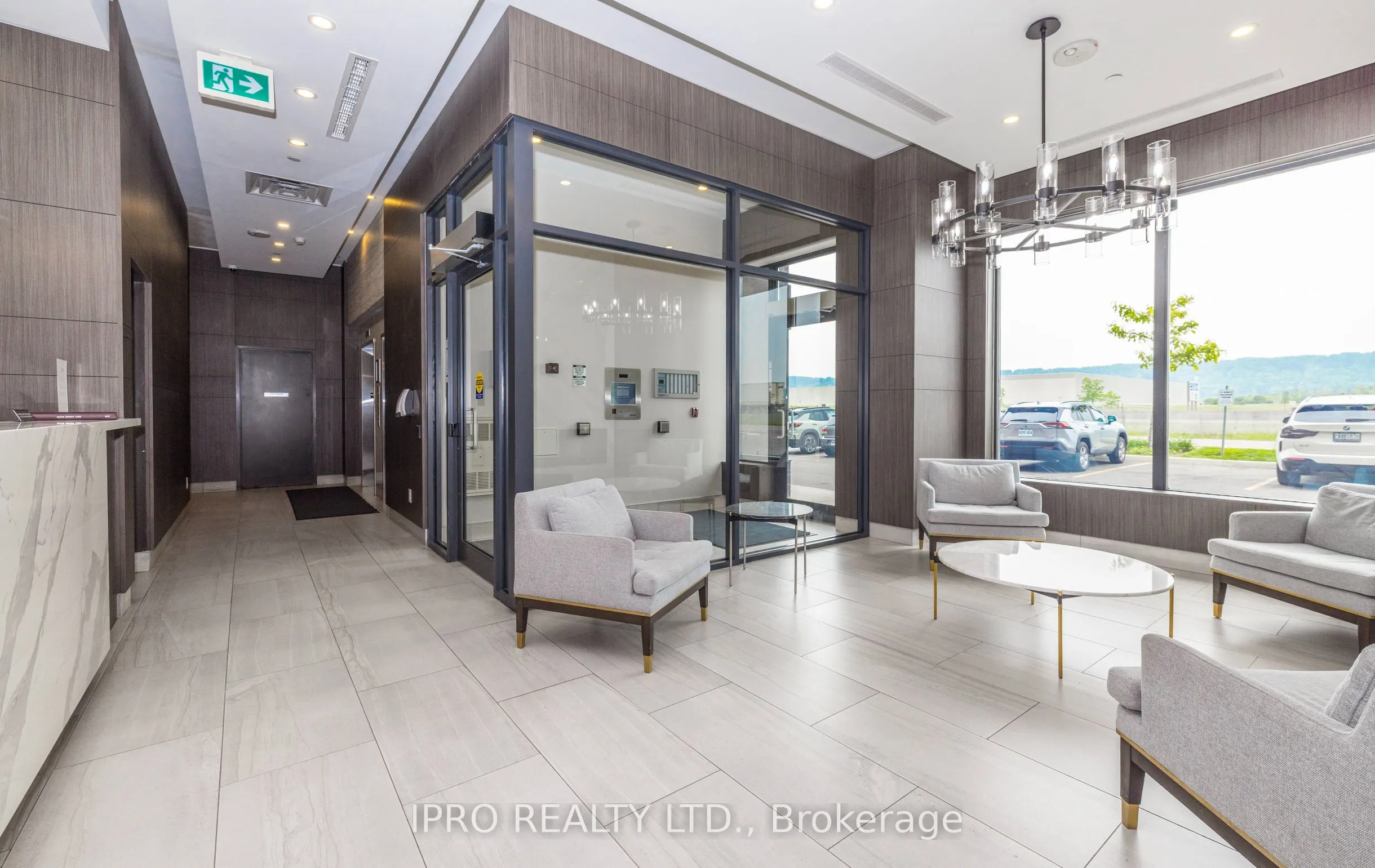 550 North Service Road, #703