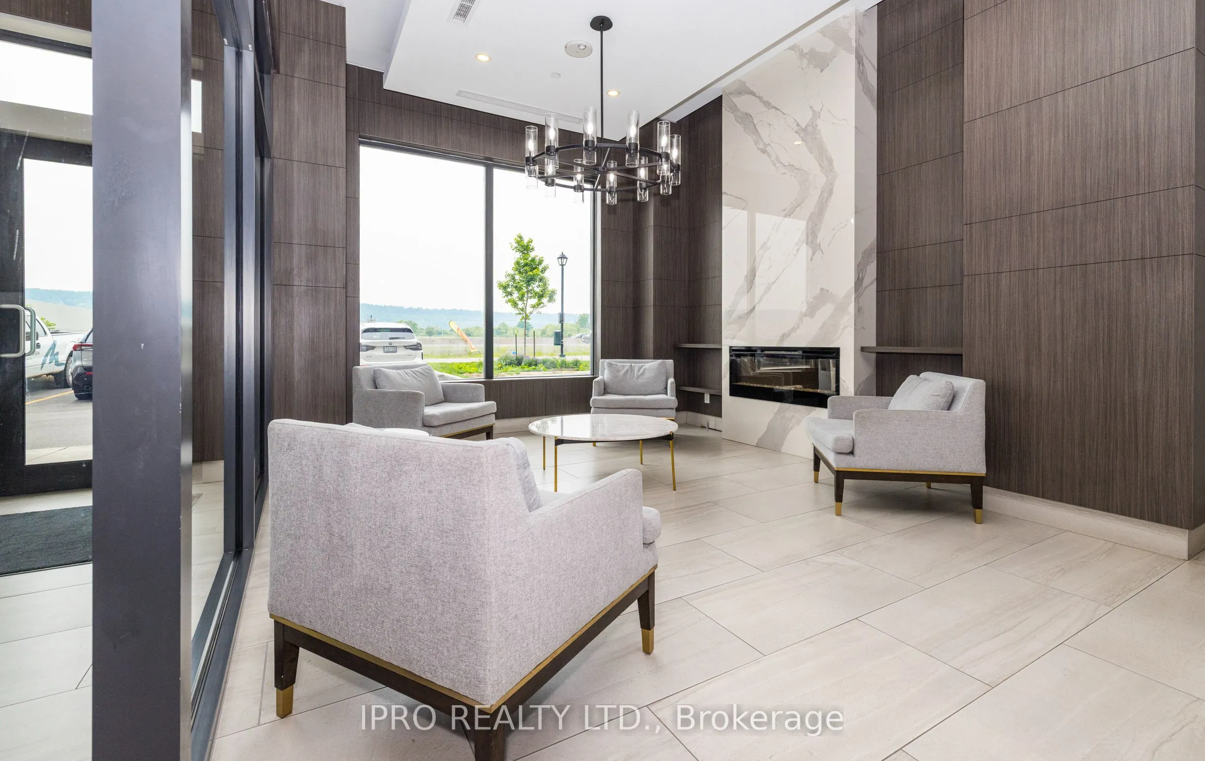 550 North Service Road, #703