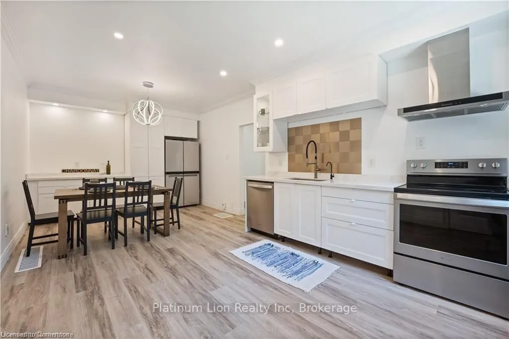 65 Broadway Street W