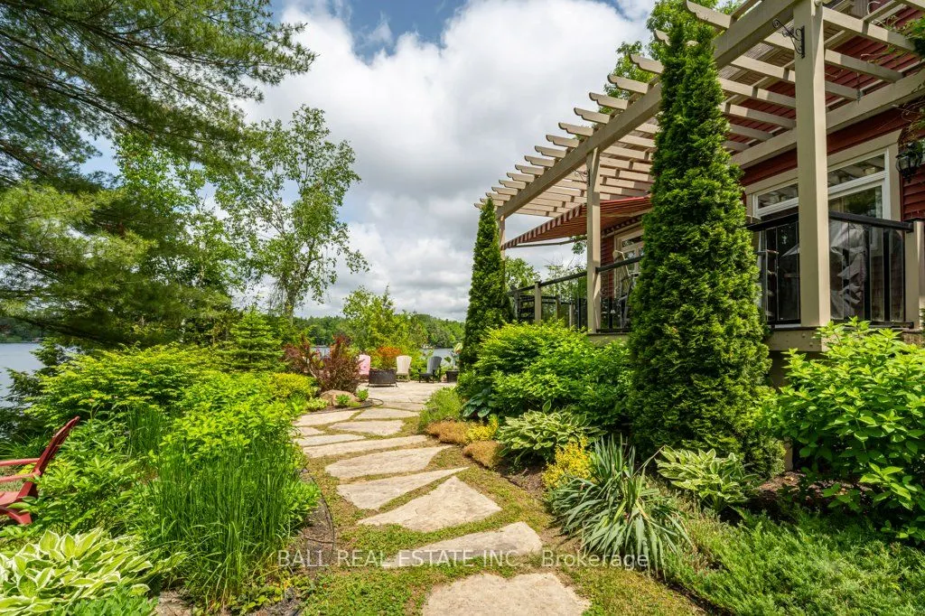 32 Shadowood Lane