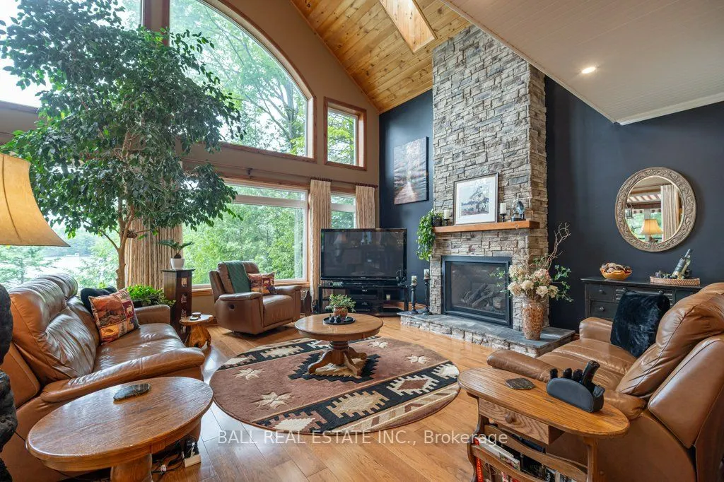 32 Shadowood Lane