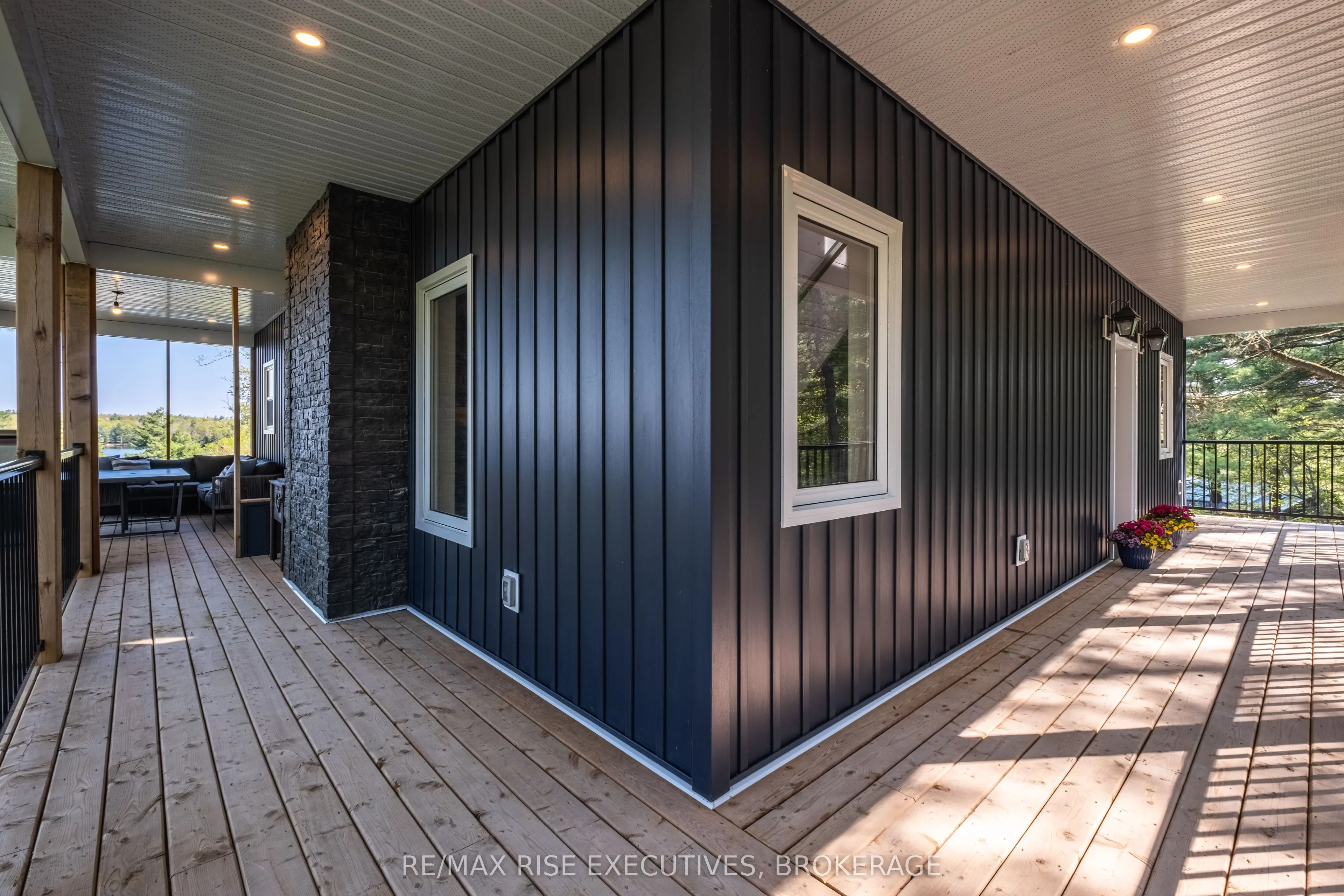 1022 Briscoe Bay Lane