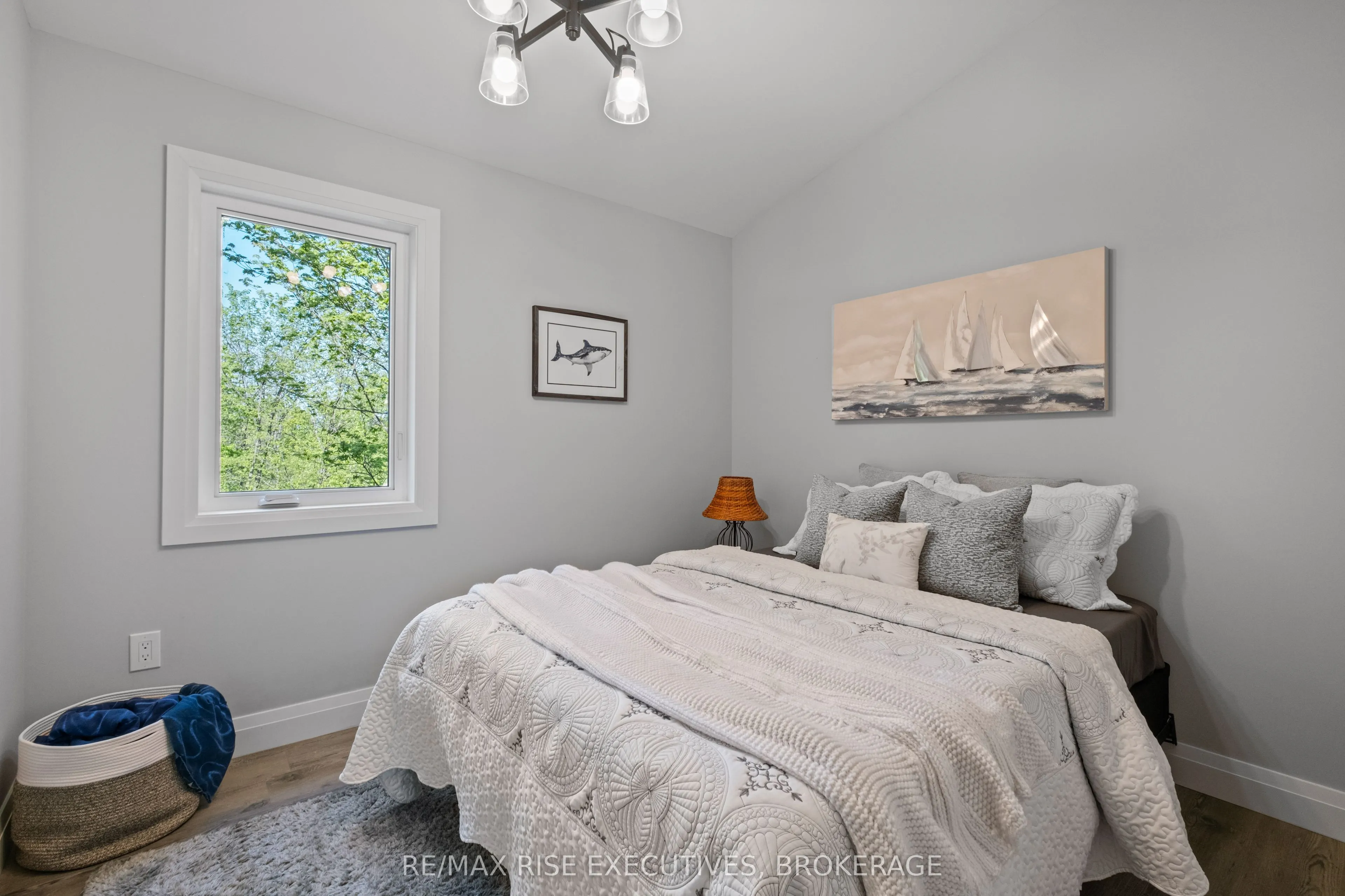 1022 Briscoe Bay Lane
