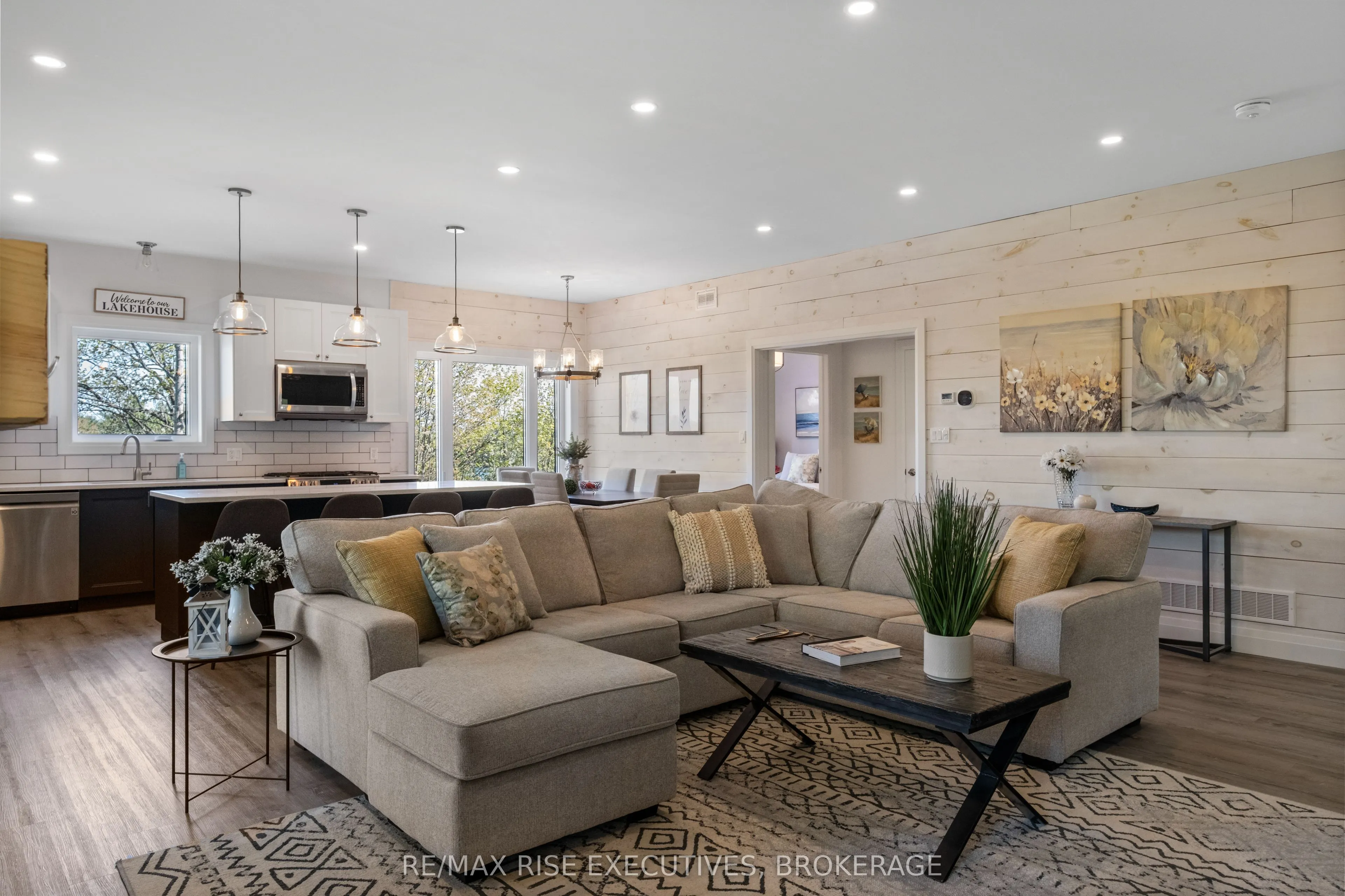 1022 Briscoe Bay Lane