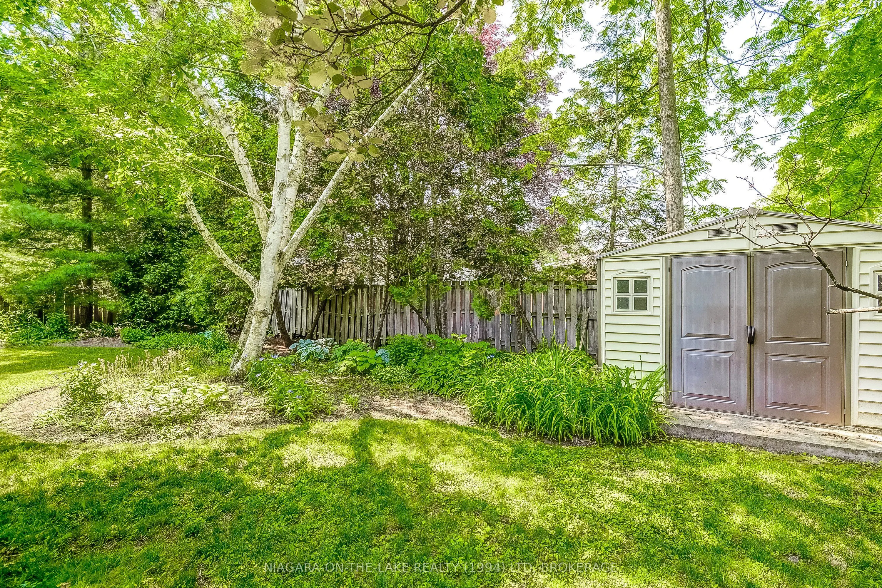 8 Clarence Street