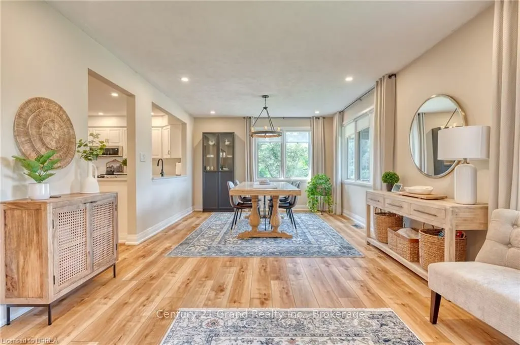 26 Simcoe Boulevard