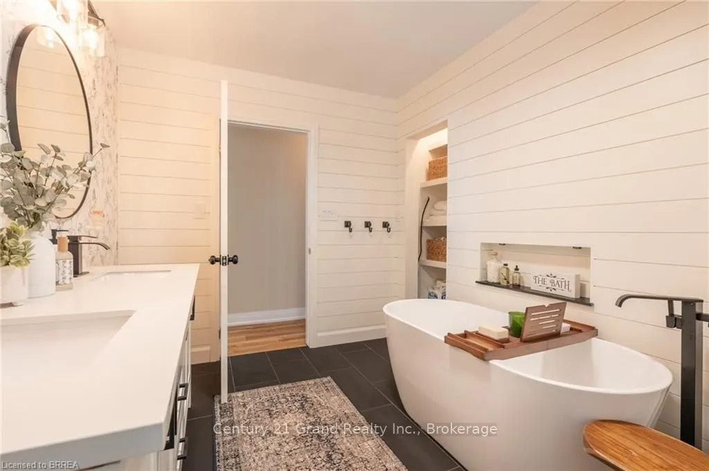 26 Simcoe Boulevard