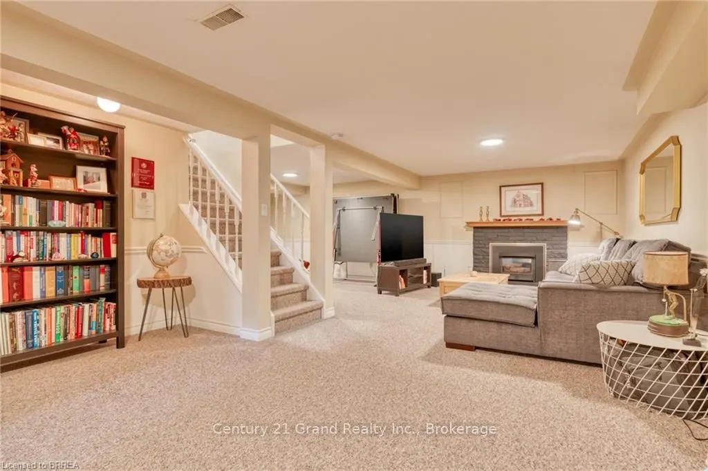 26 Simcoe Boulevard