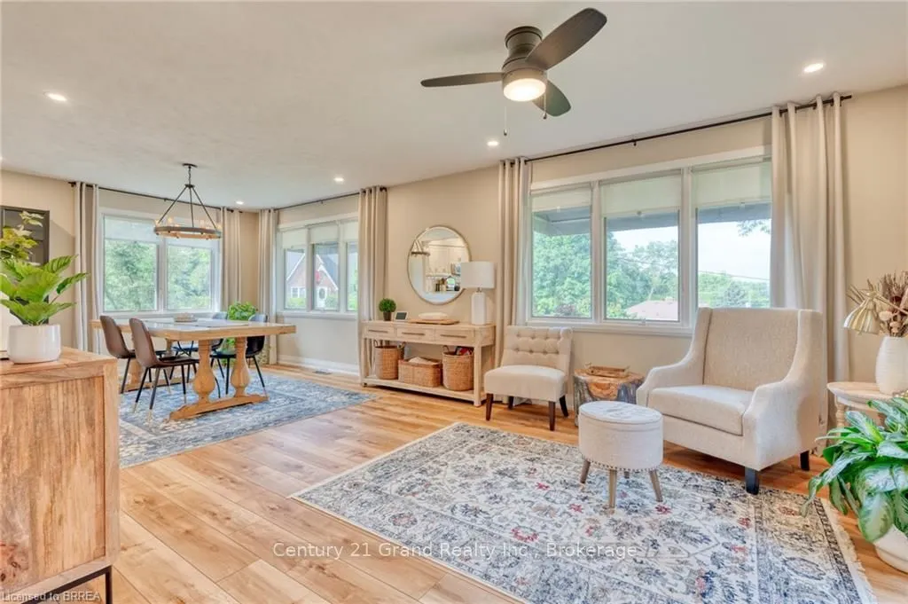 26 Simcoe Boulevard