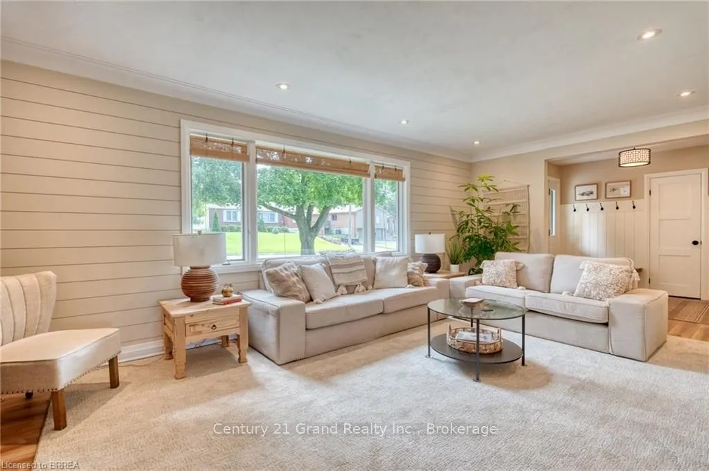 26 Simcoe Boulevard