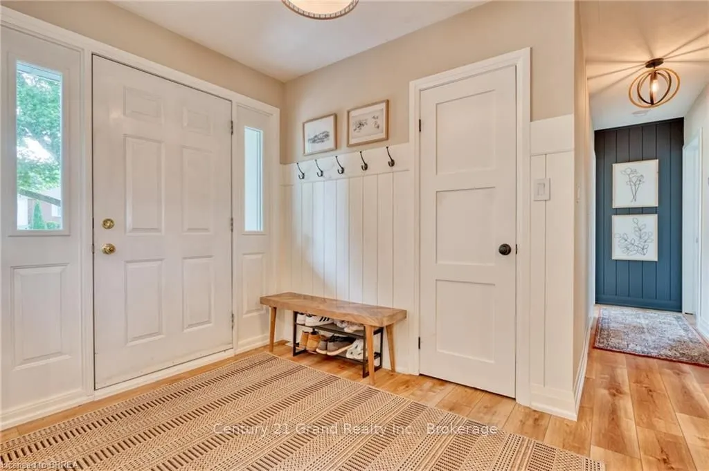 26 Simcoe Boulevard