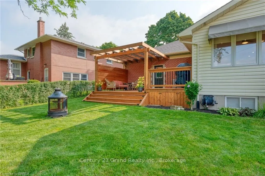 26 Simcoe Boulevard