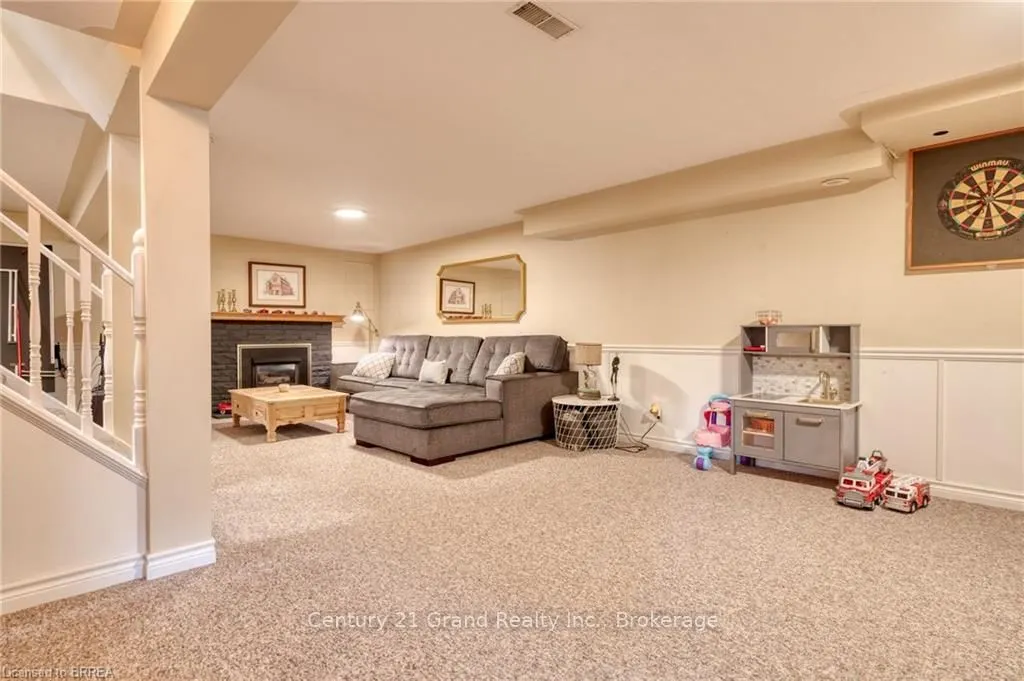 26 Simcoe Boulevard