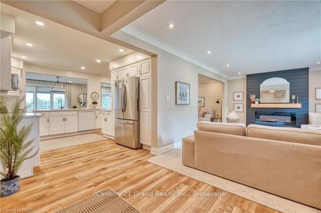 26 Simcoe Boulevard