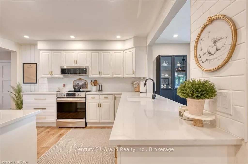 26 Simcoe Boulevard