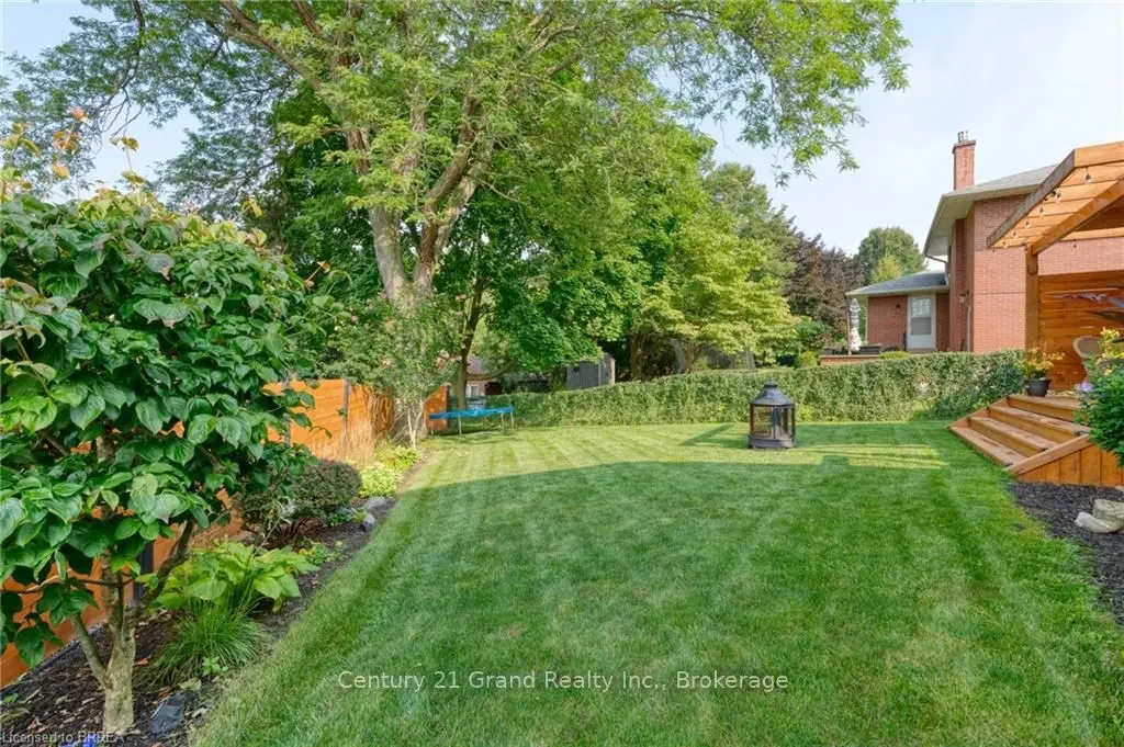 26 Simcoe Boulevard