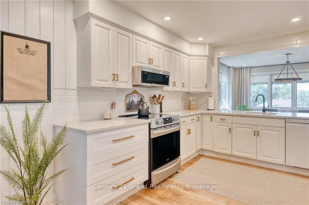 26 Simcoe Boulevard