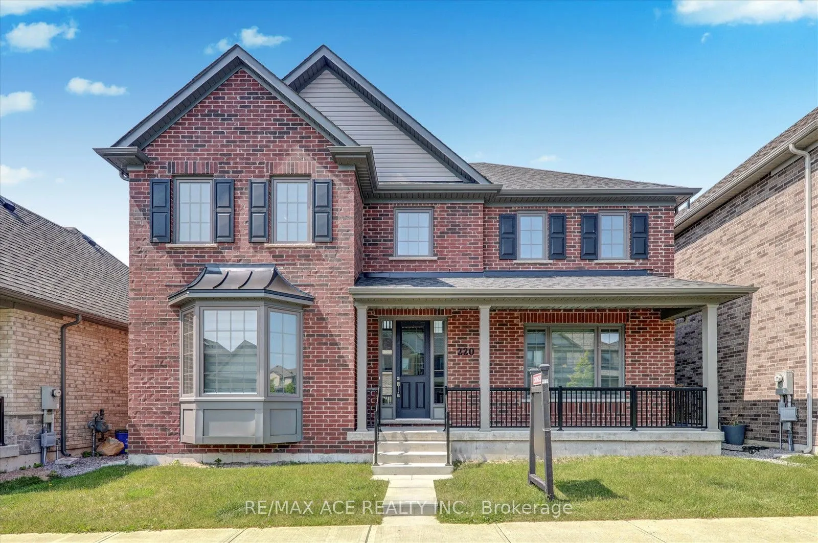 220 Strachan Street