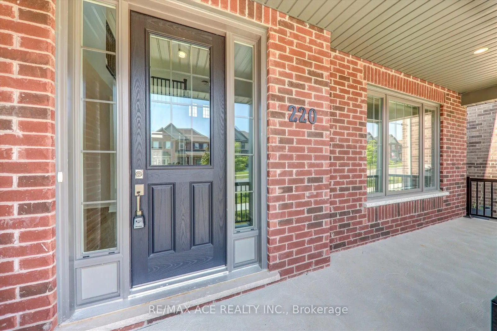 220 Strachan Street