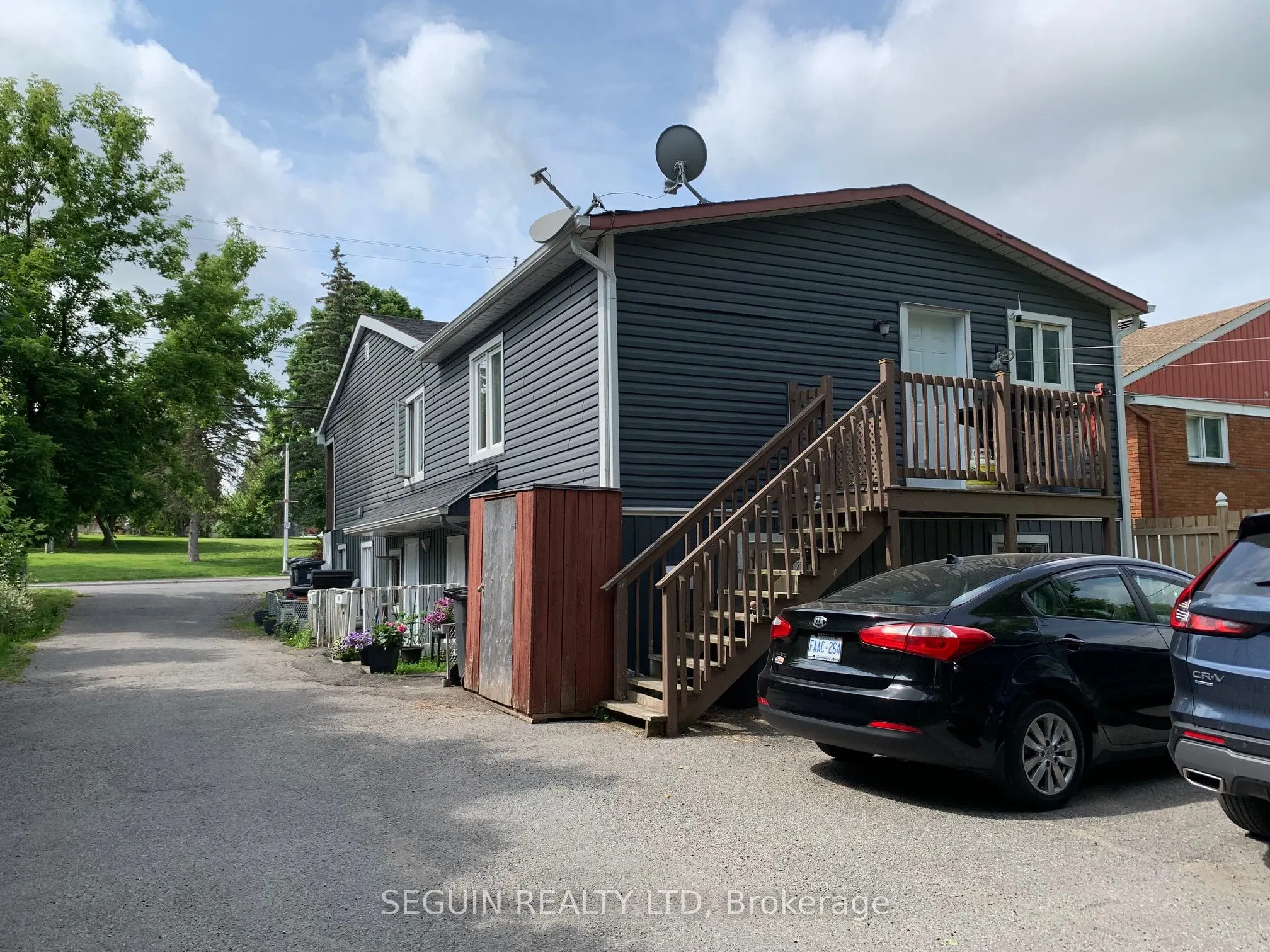 645-647A-647B Higginson Street
