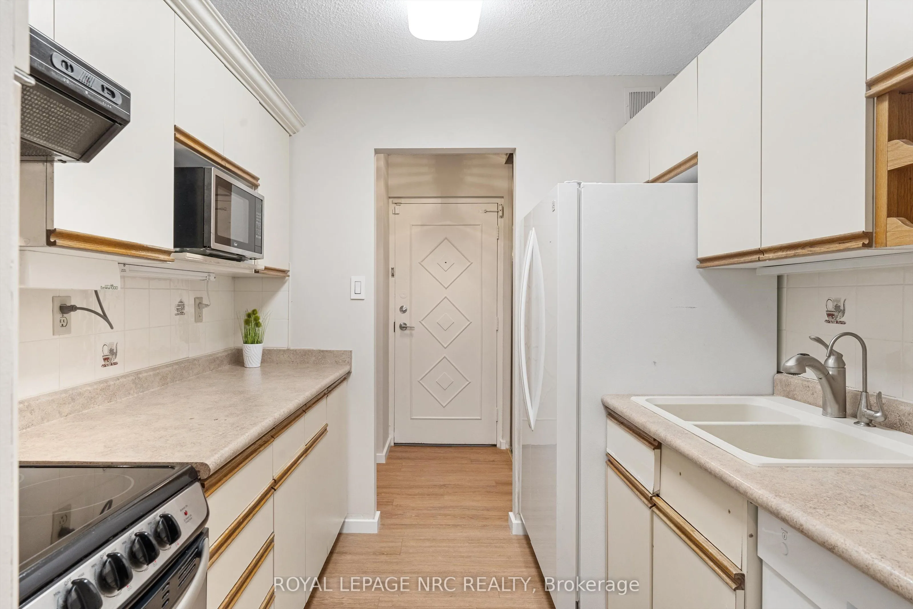 365 Geneva Street, #401