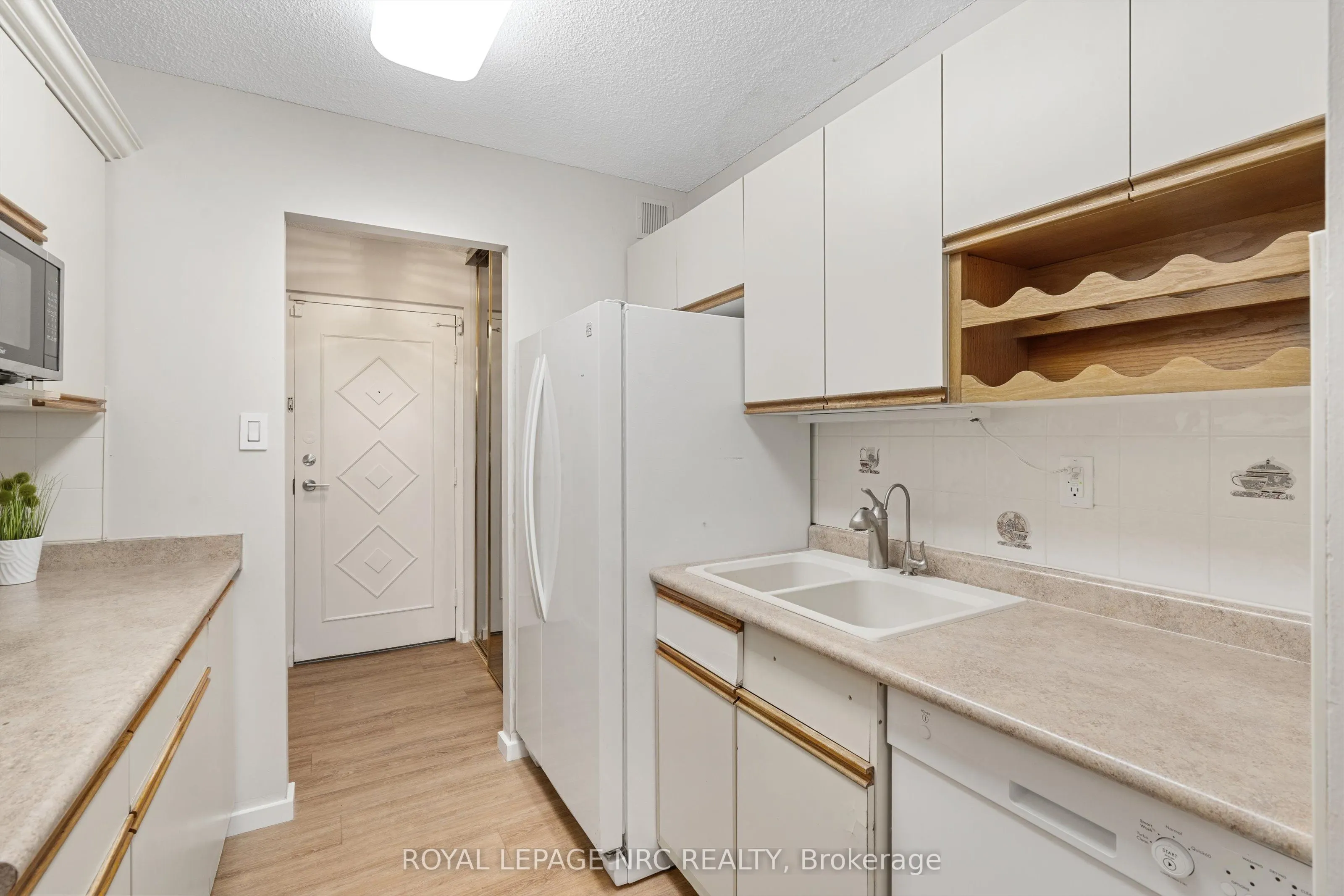 365 Geneva Street, #401