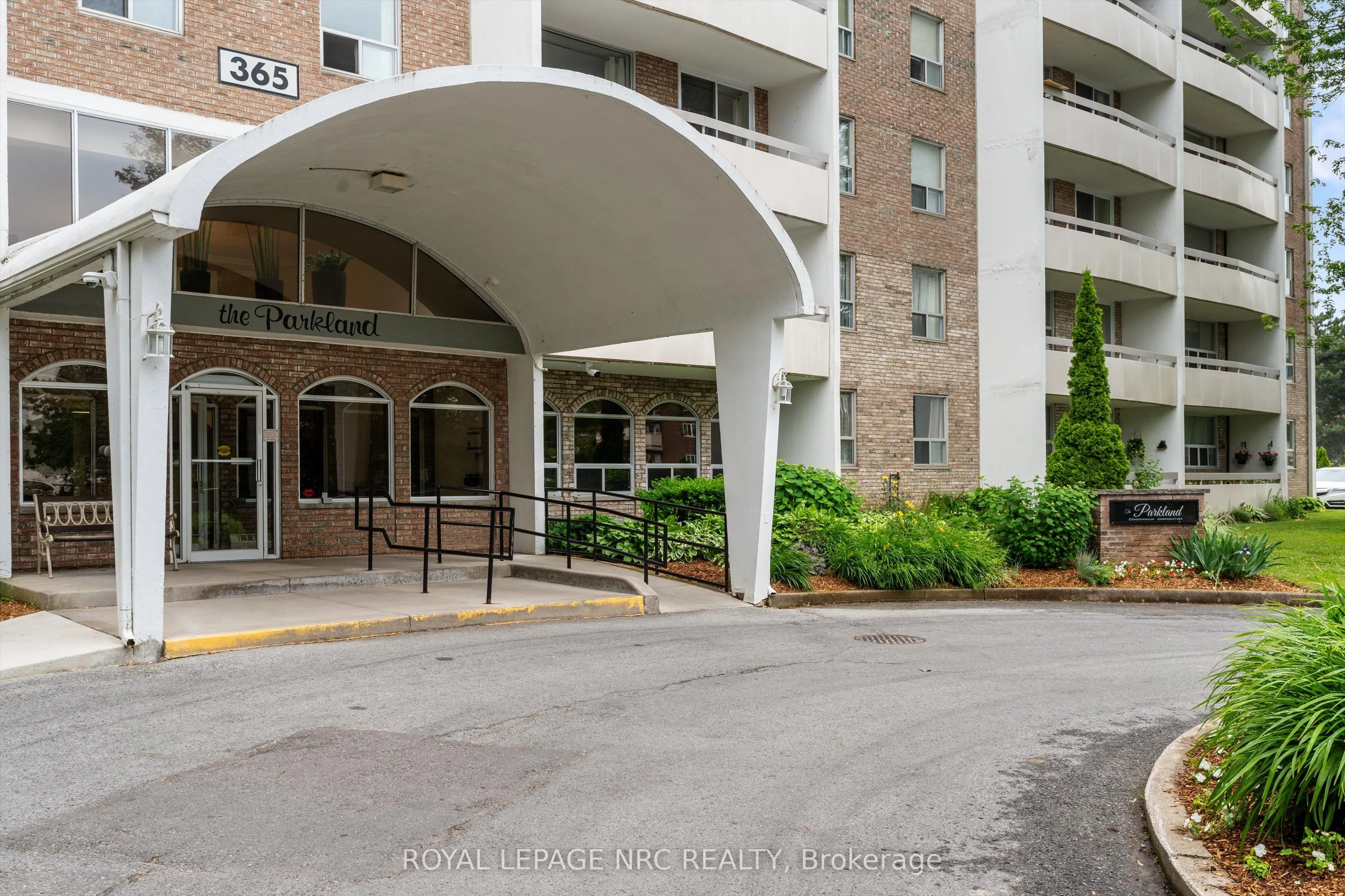 365 Geneva Street, #401