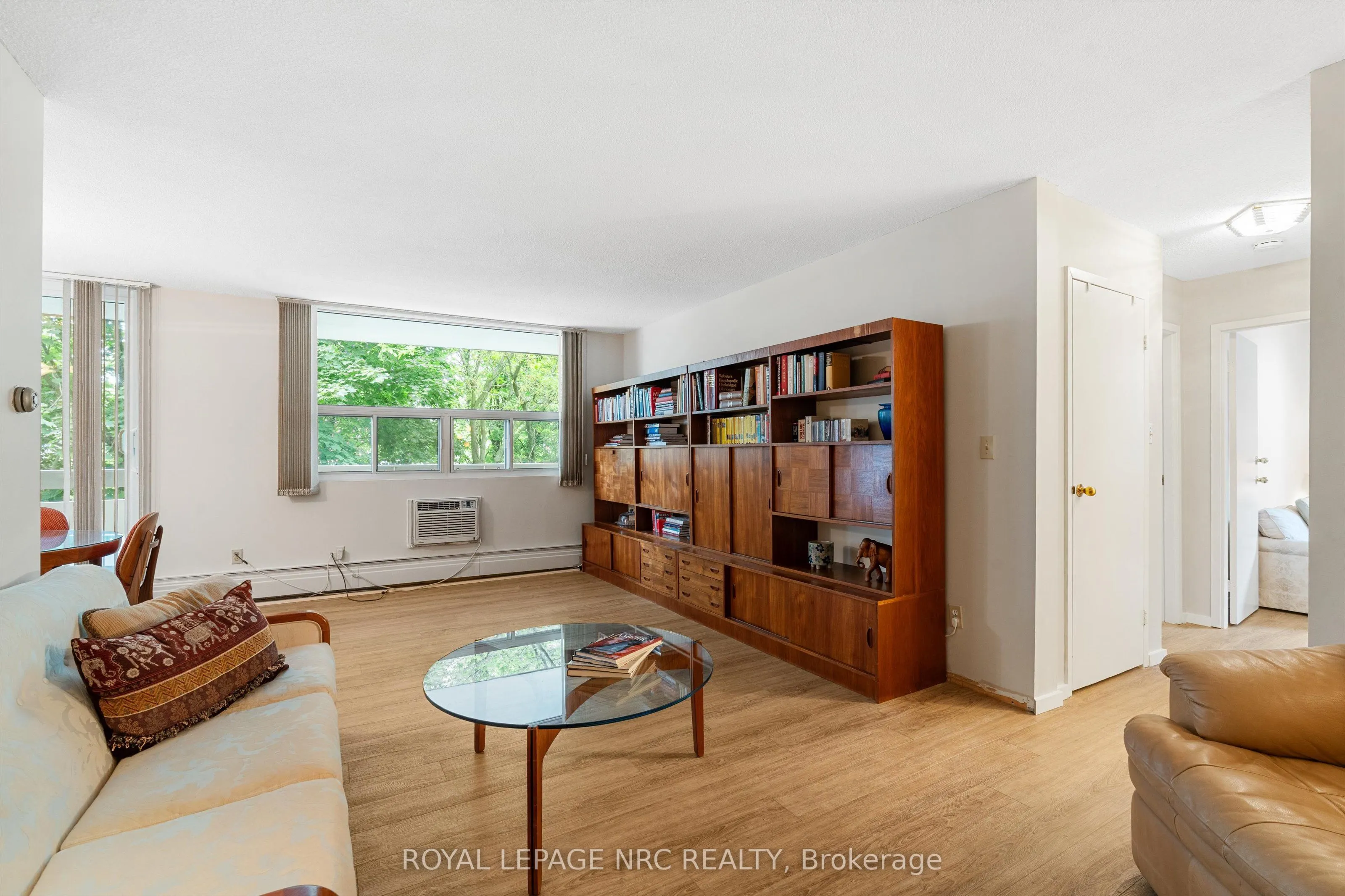 365 Geneva Street, #401