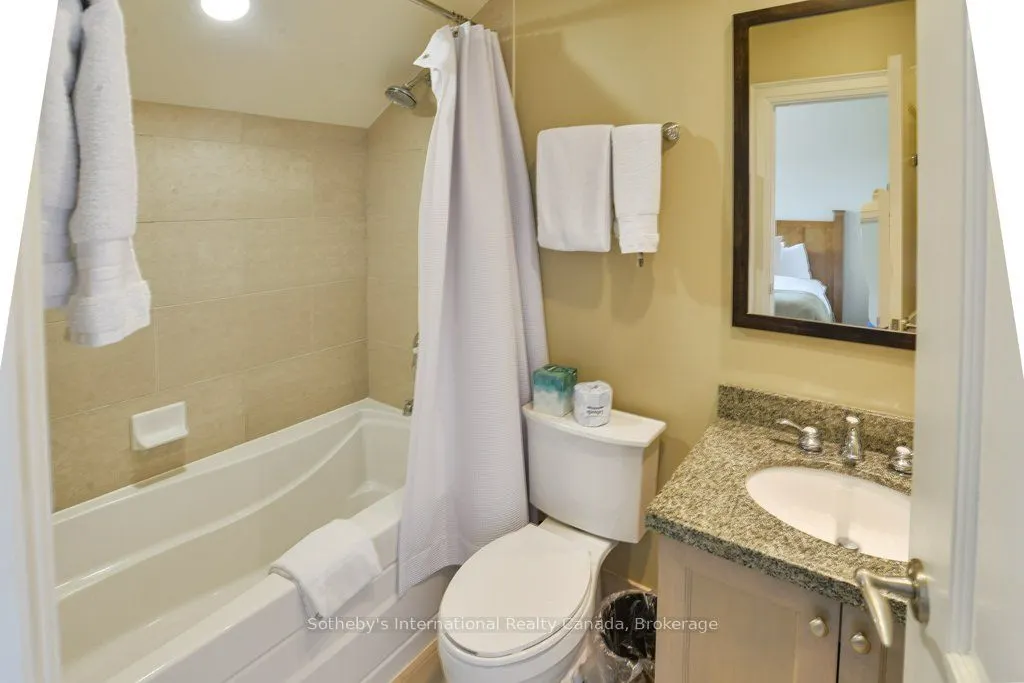 1869 MUSKOKA ROAD 118 W, #T202 (B2)