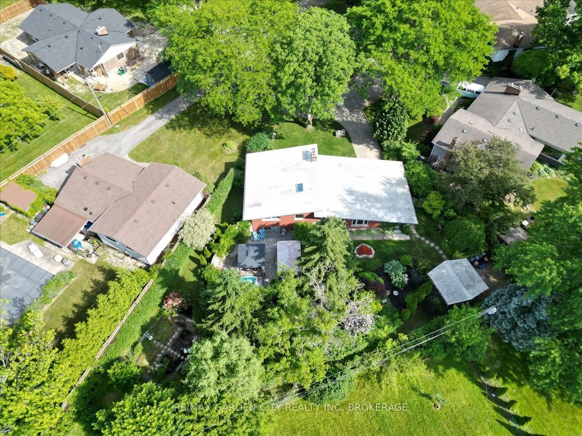 7 Glenayr Place