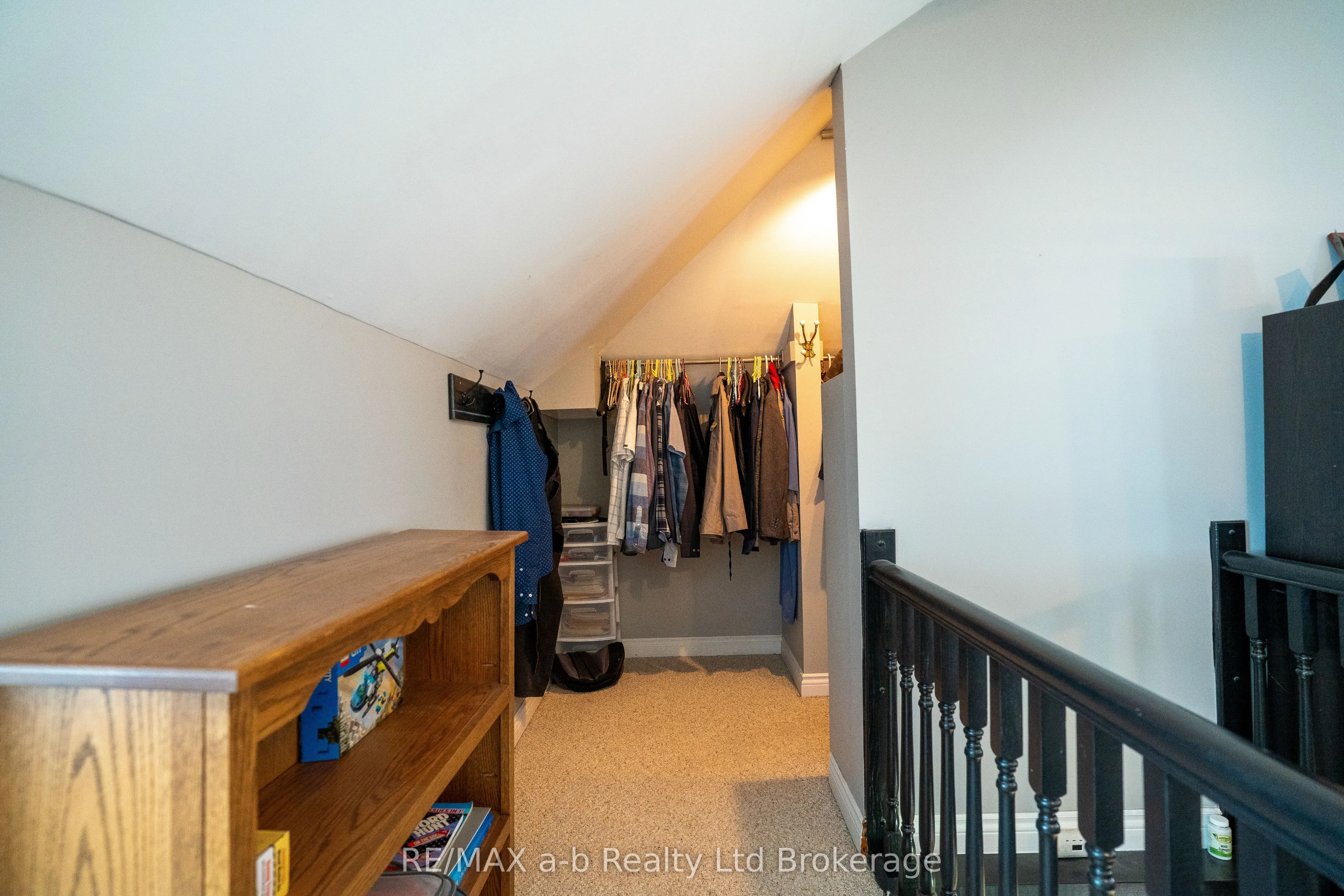 35 Church Street E