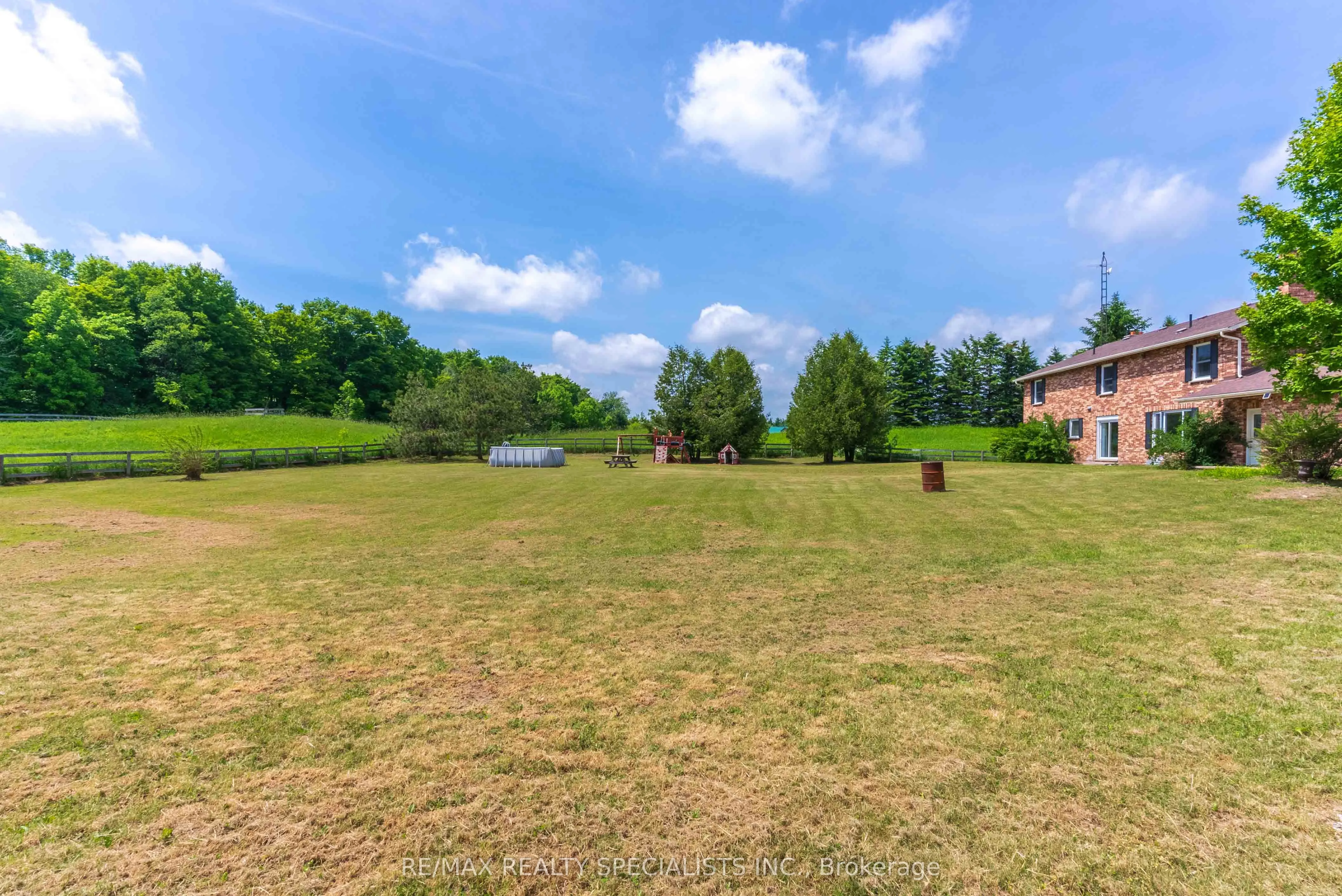 427194 25th Side Road