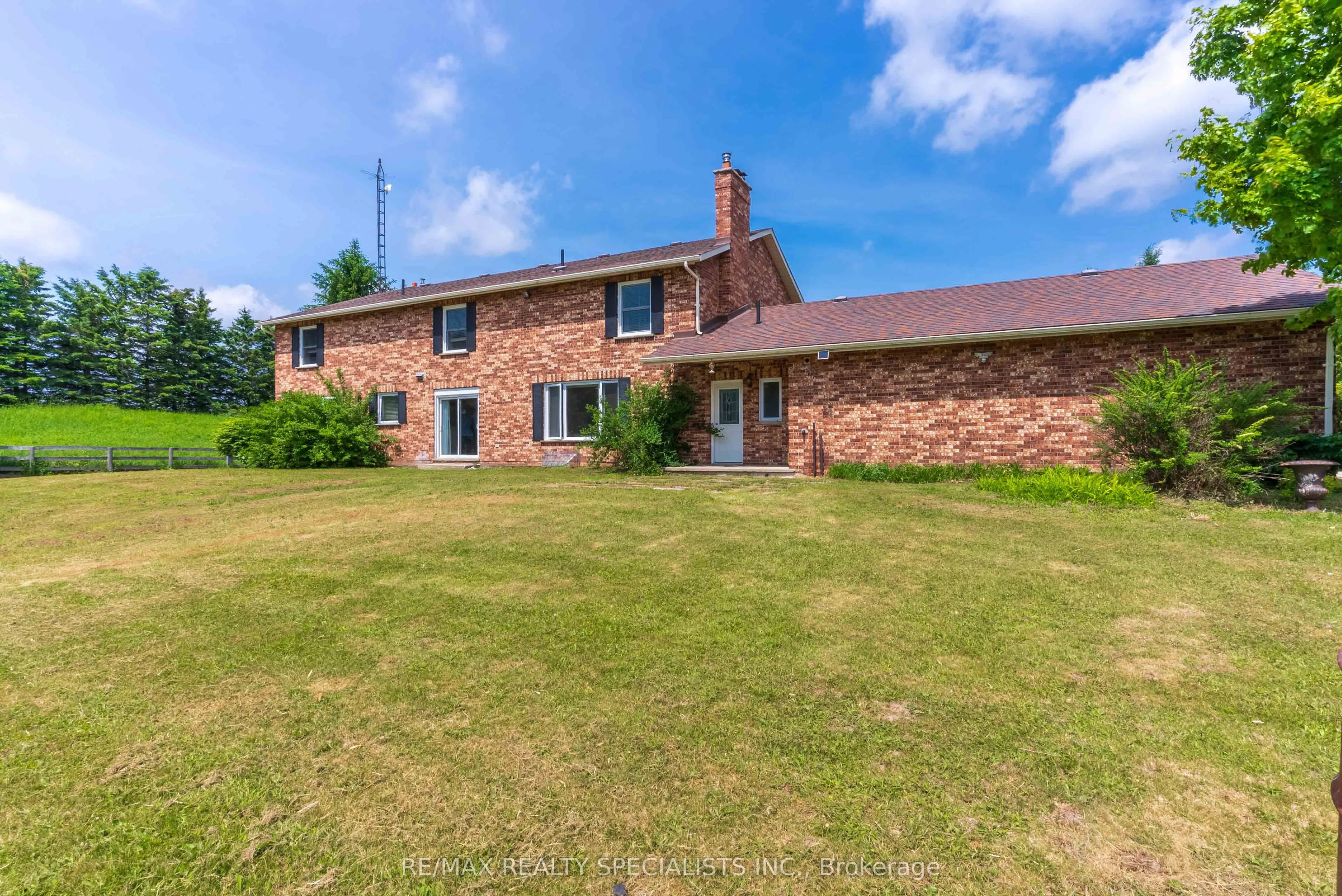 427194 25th Side Road