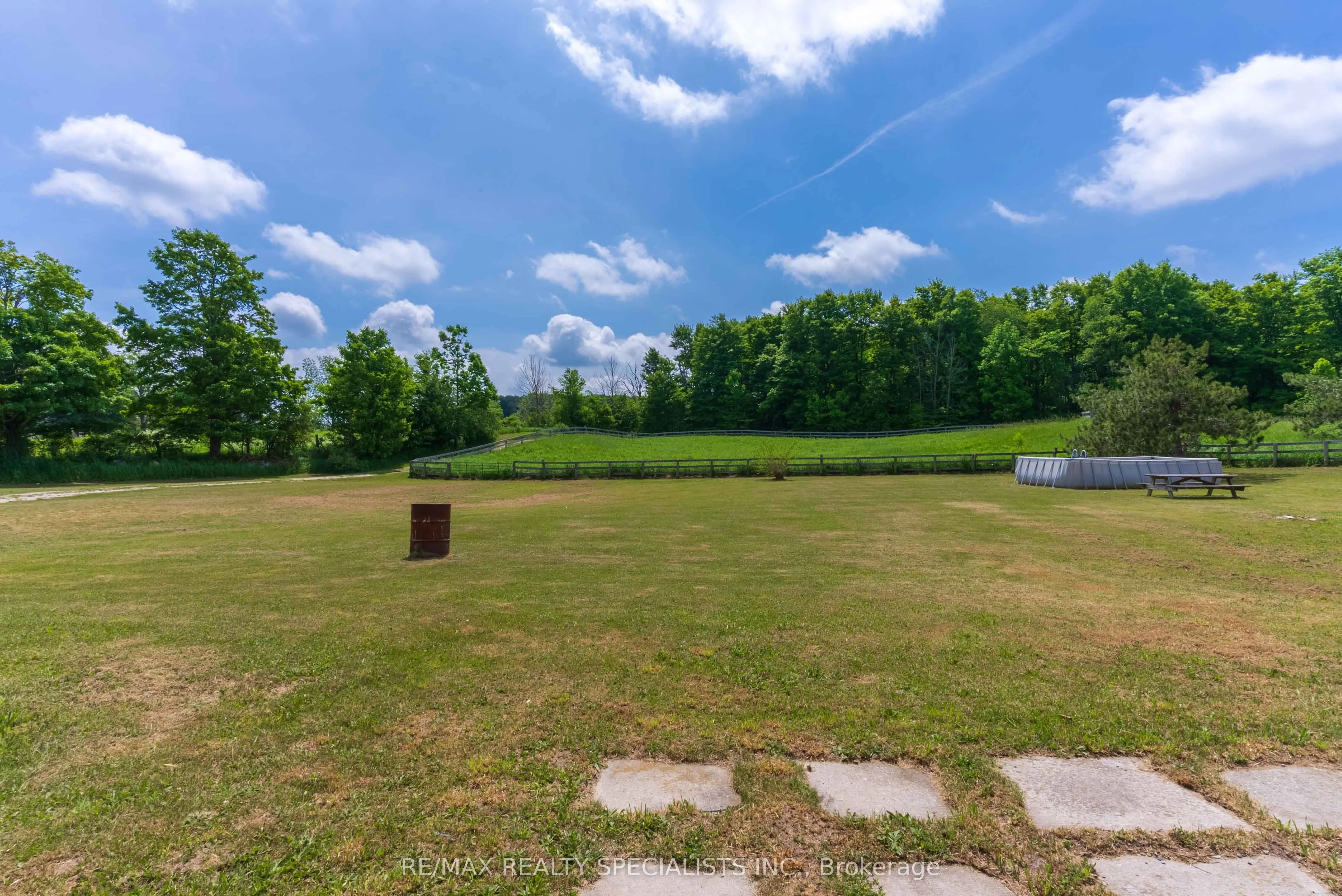 427194 25th Side Road