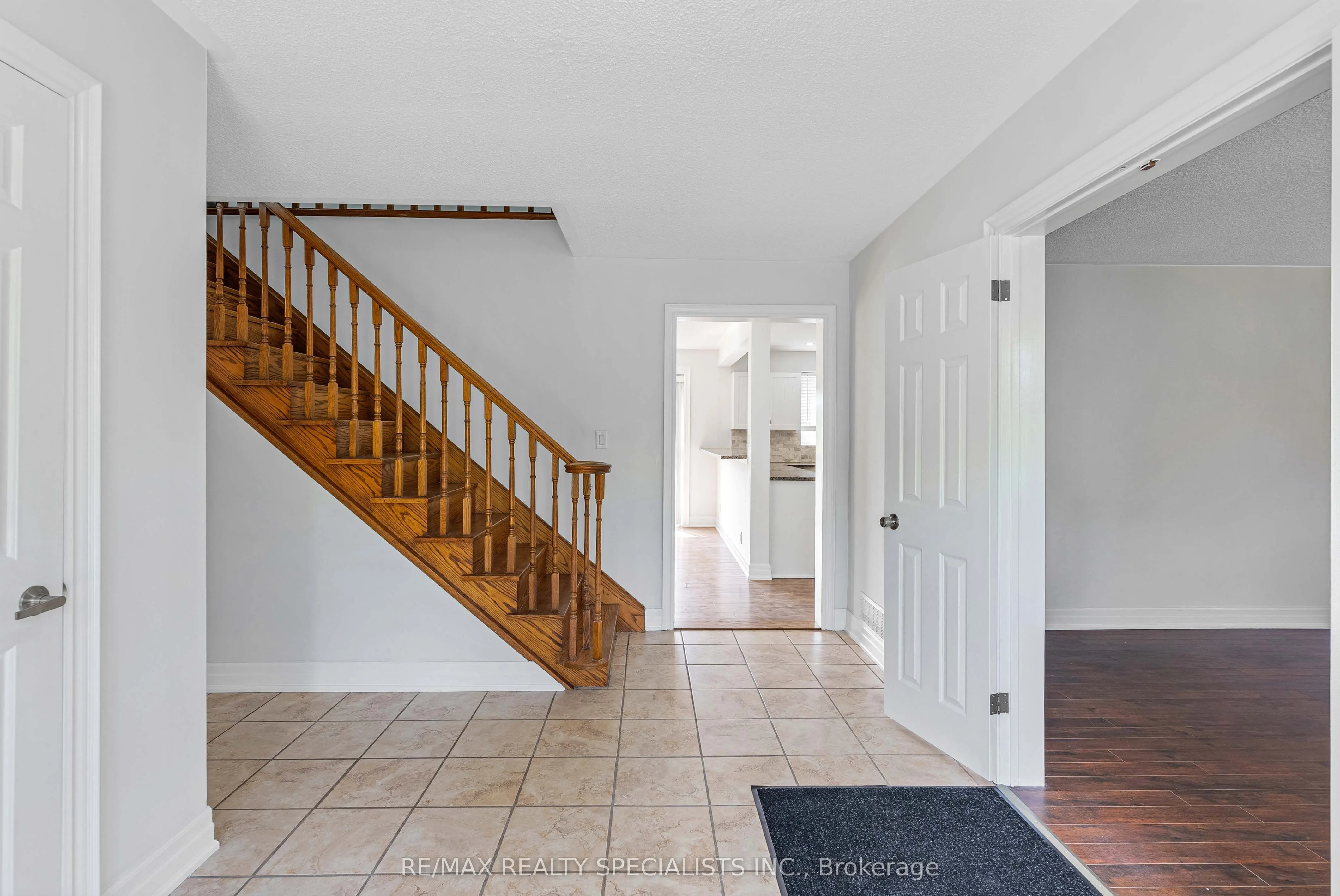 427194 25th Side Road