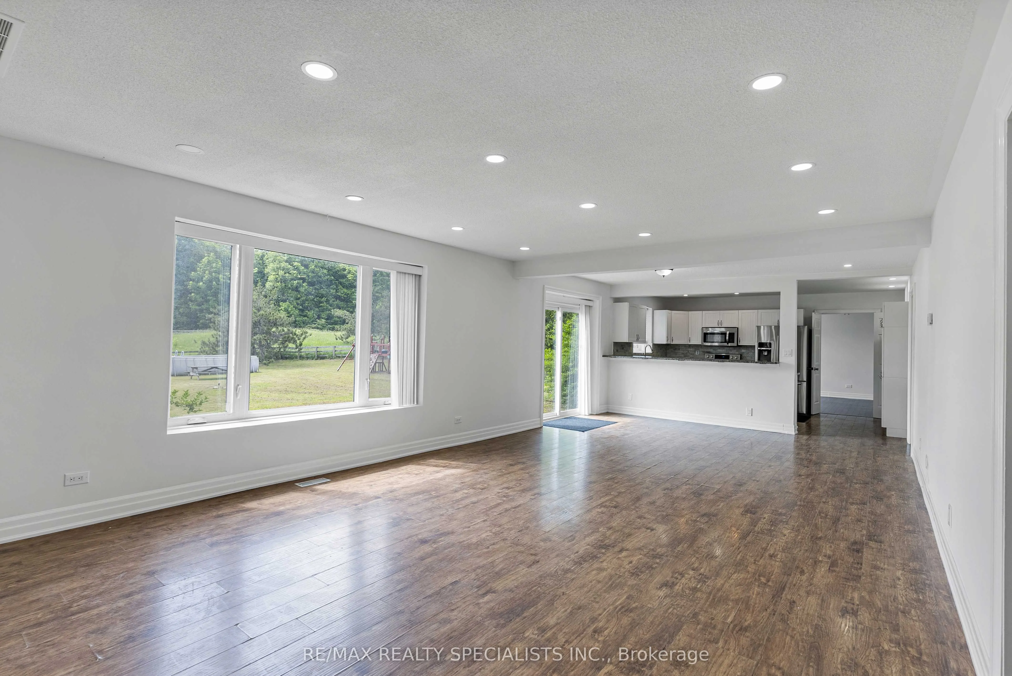 427194 25th Side Road
