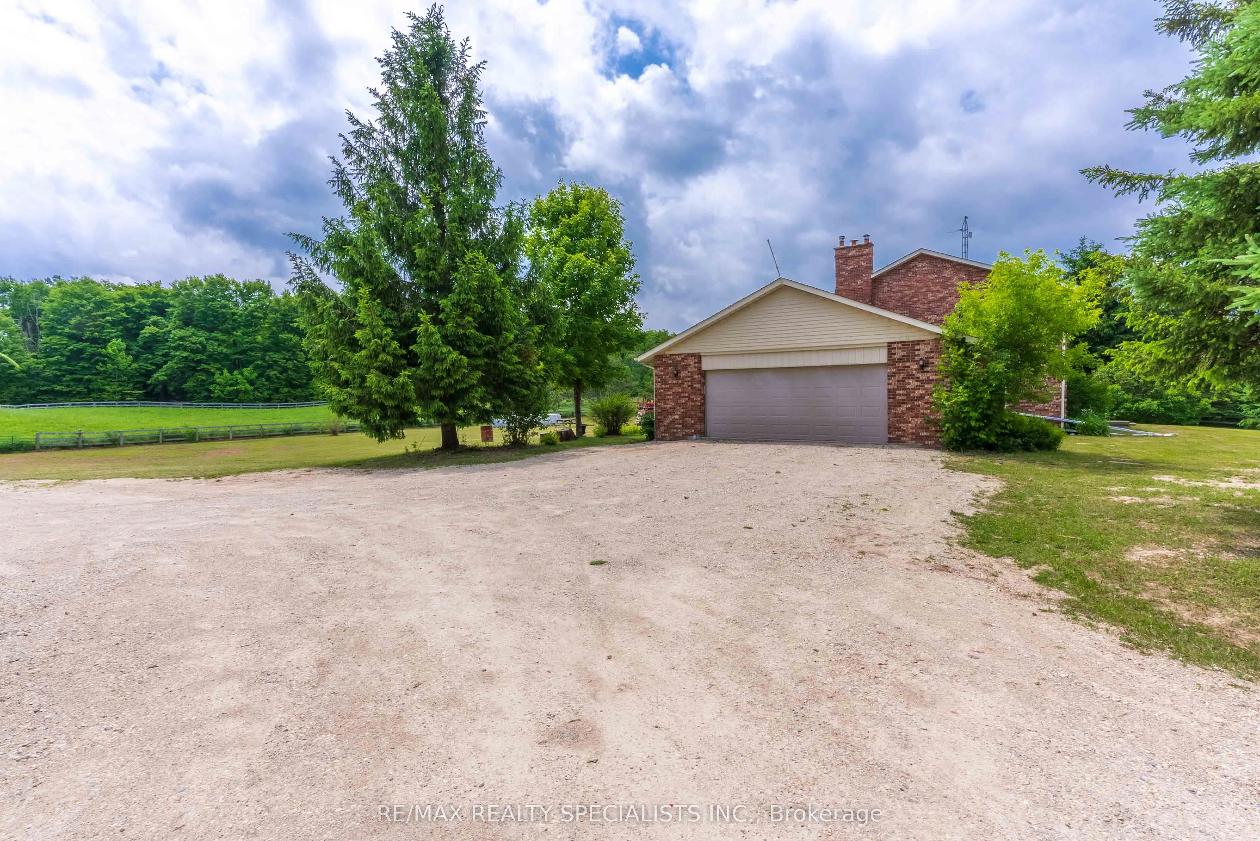 427194 25th Side Road