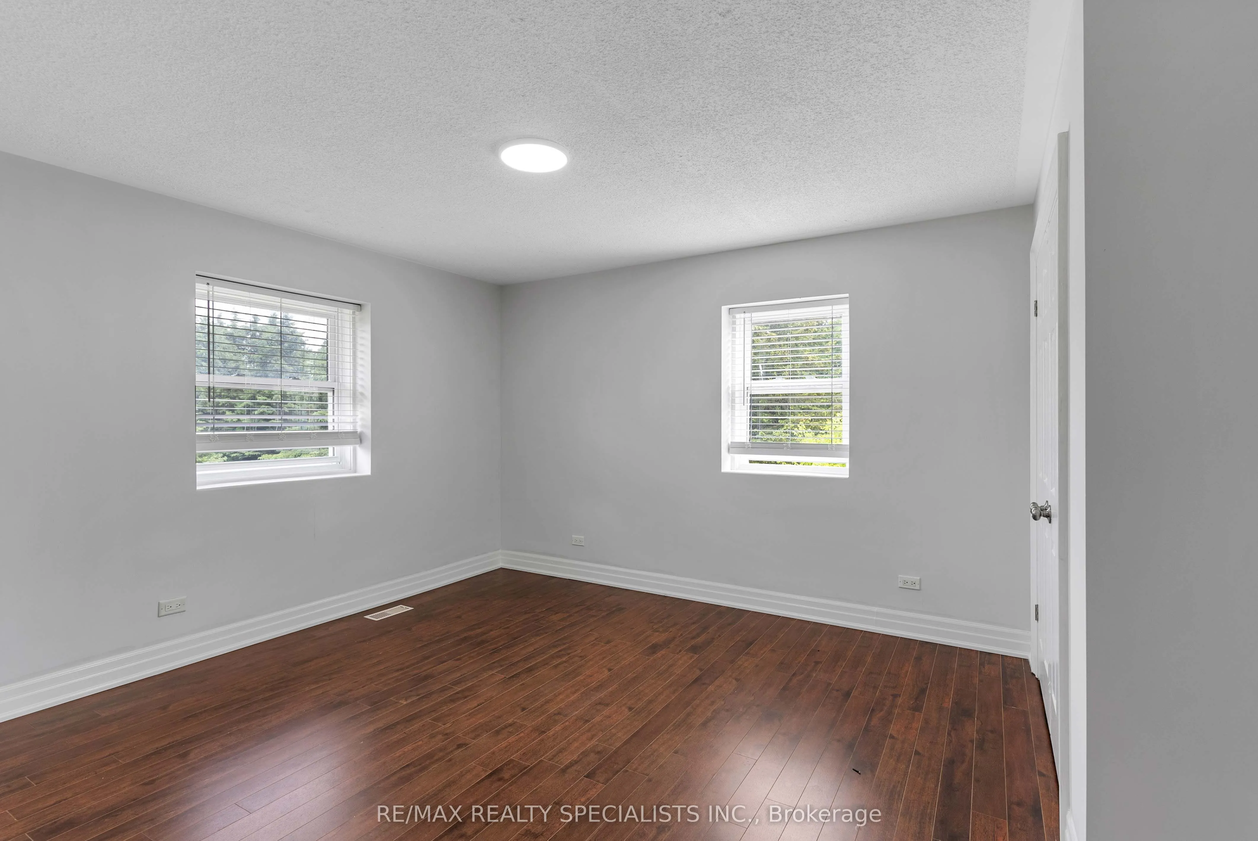 427194 25th Side Road