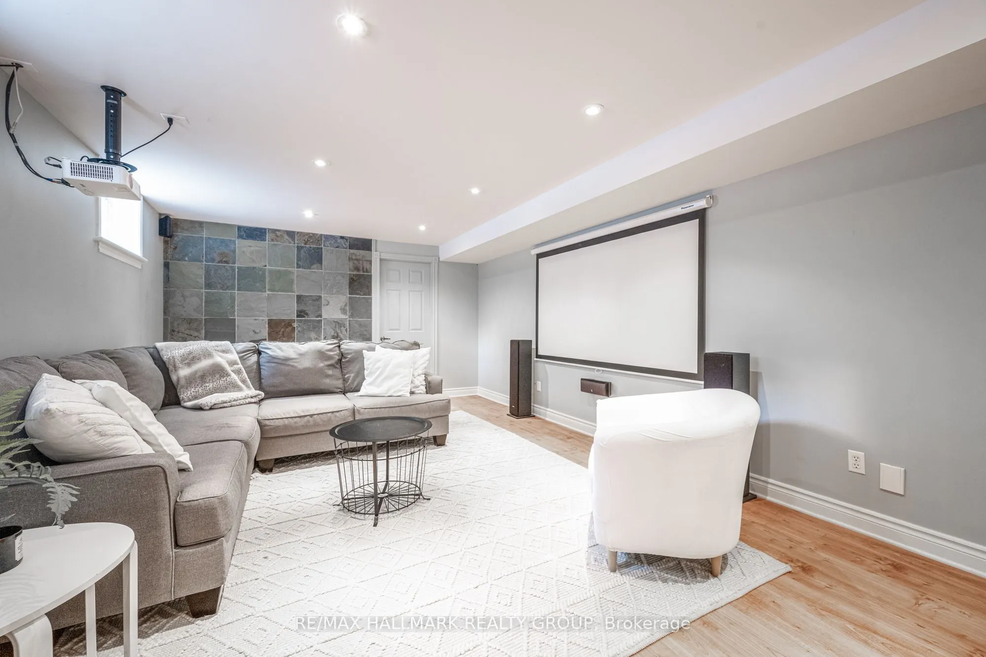 1431 Duchess Crescent
