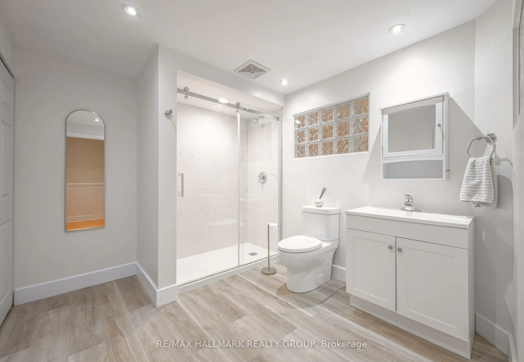 1431 Duchess Crescent
