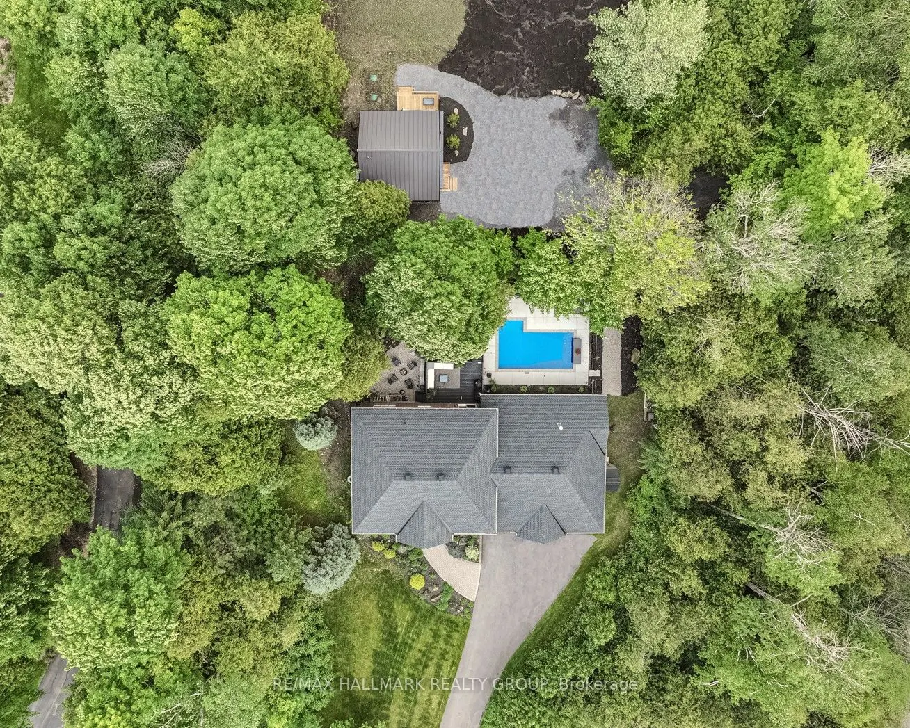 1431 Duchess Crescent