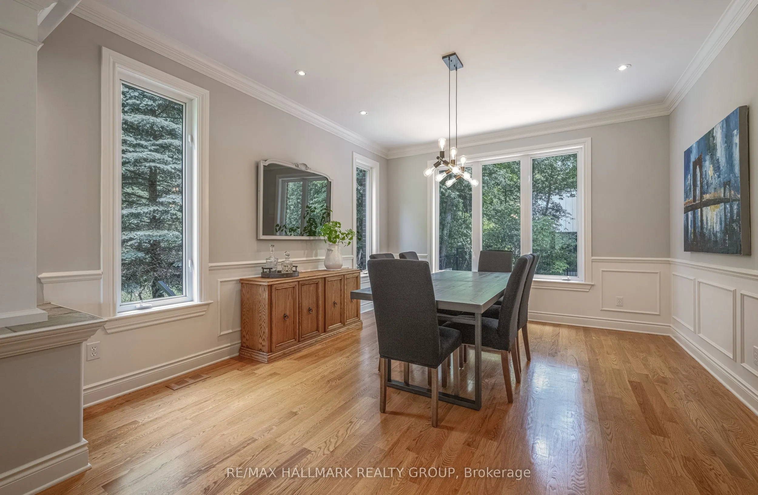 1431 Duchess Crescent
