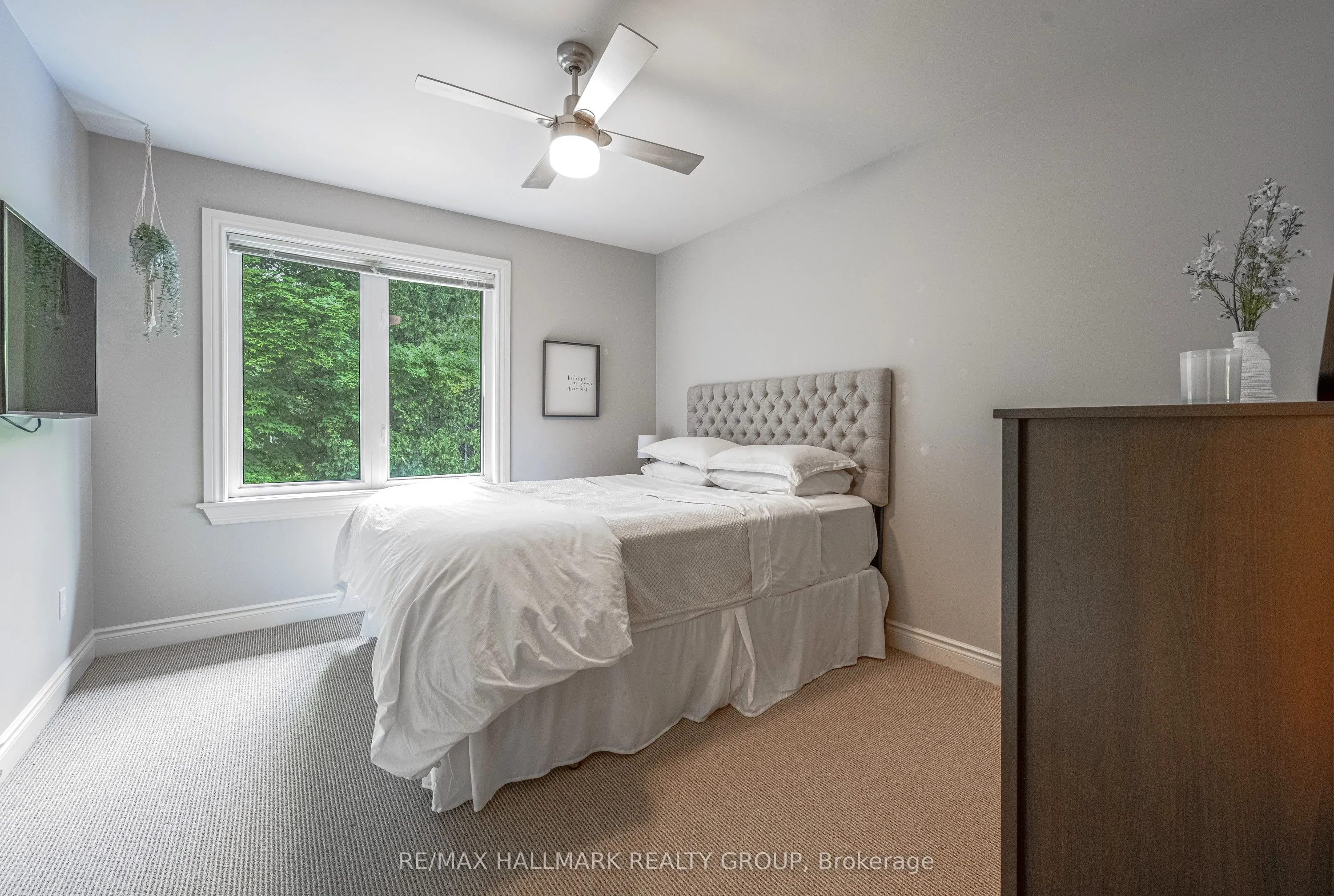 1431 Duchess Crescent