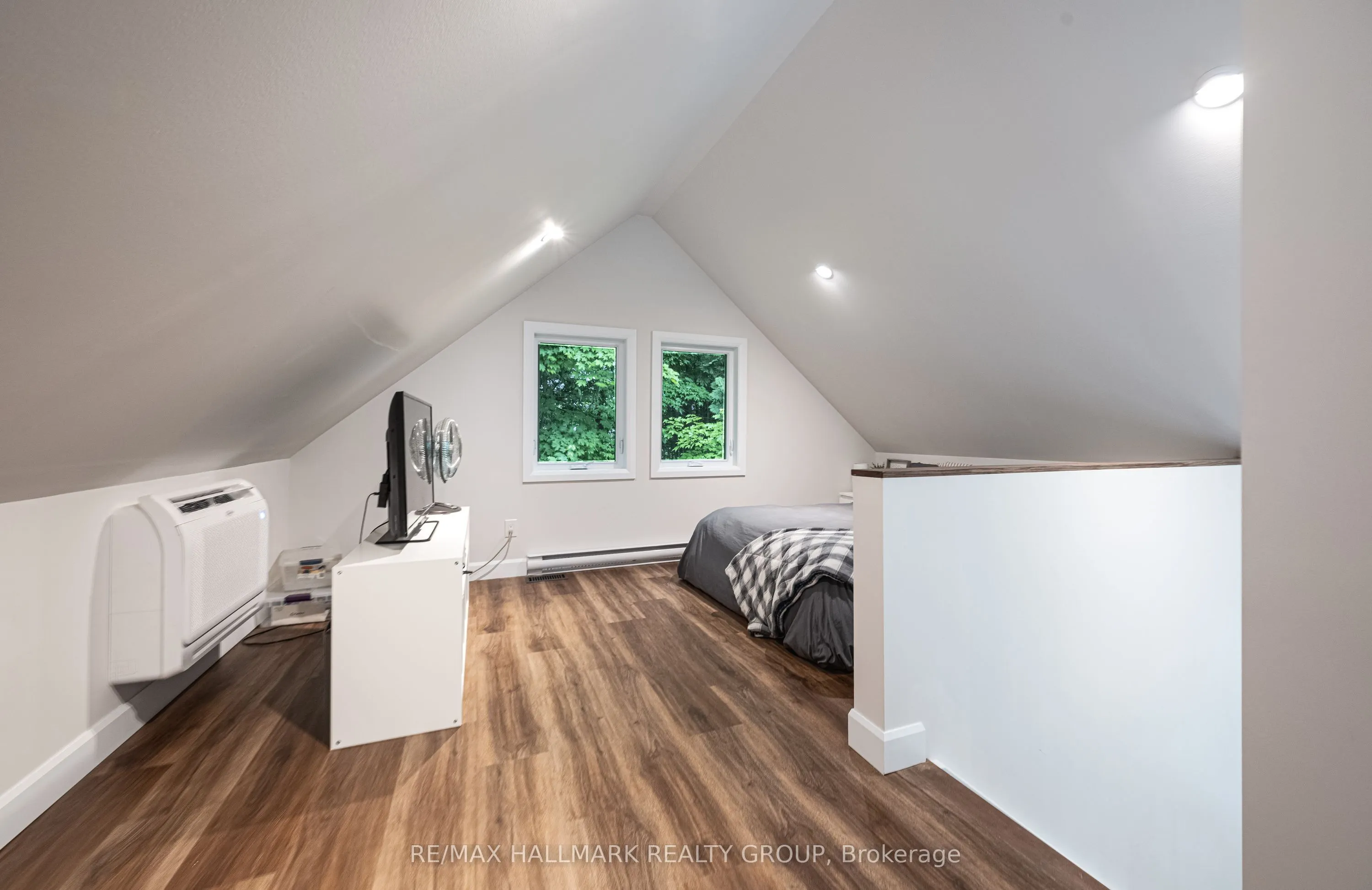 1431 Duchess Crescent