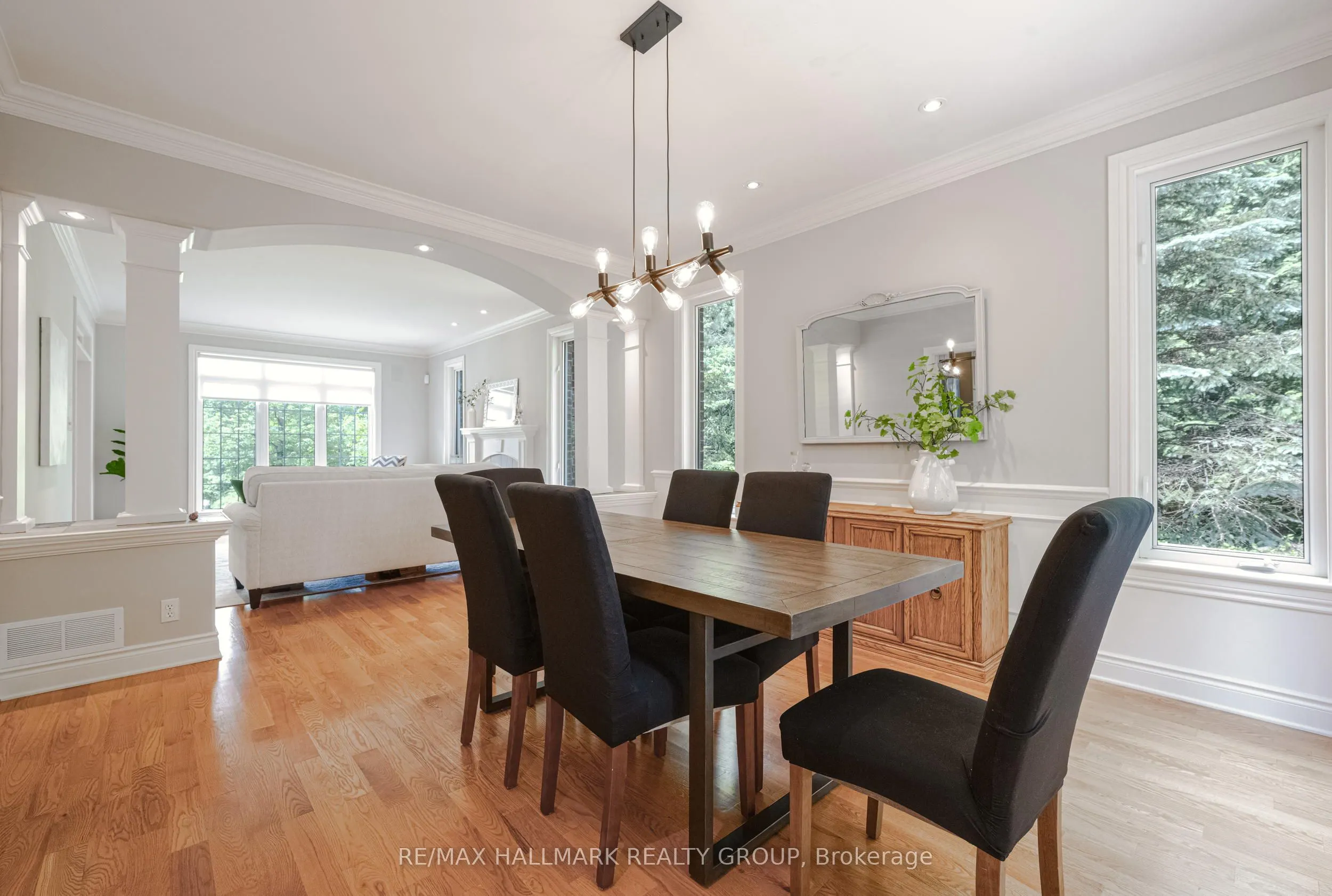 1431 Duchess Crescent
