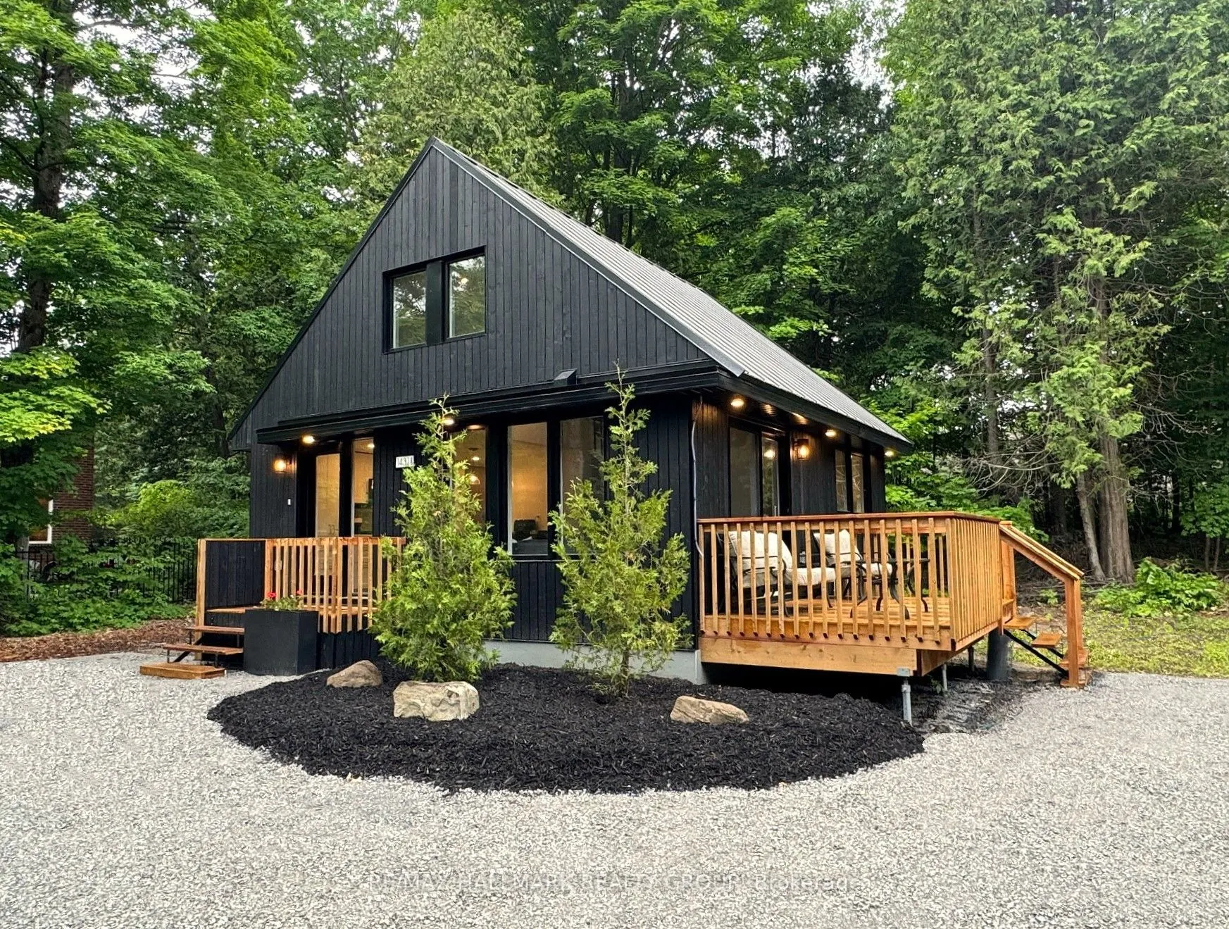 1431 Duchess Crescent