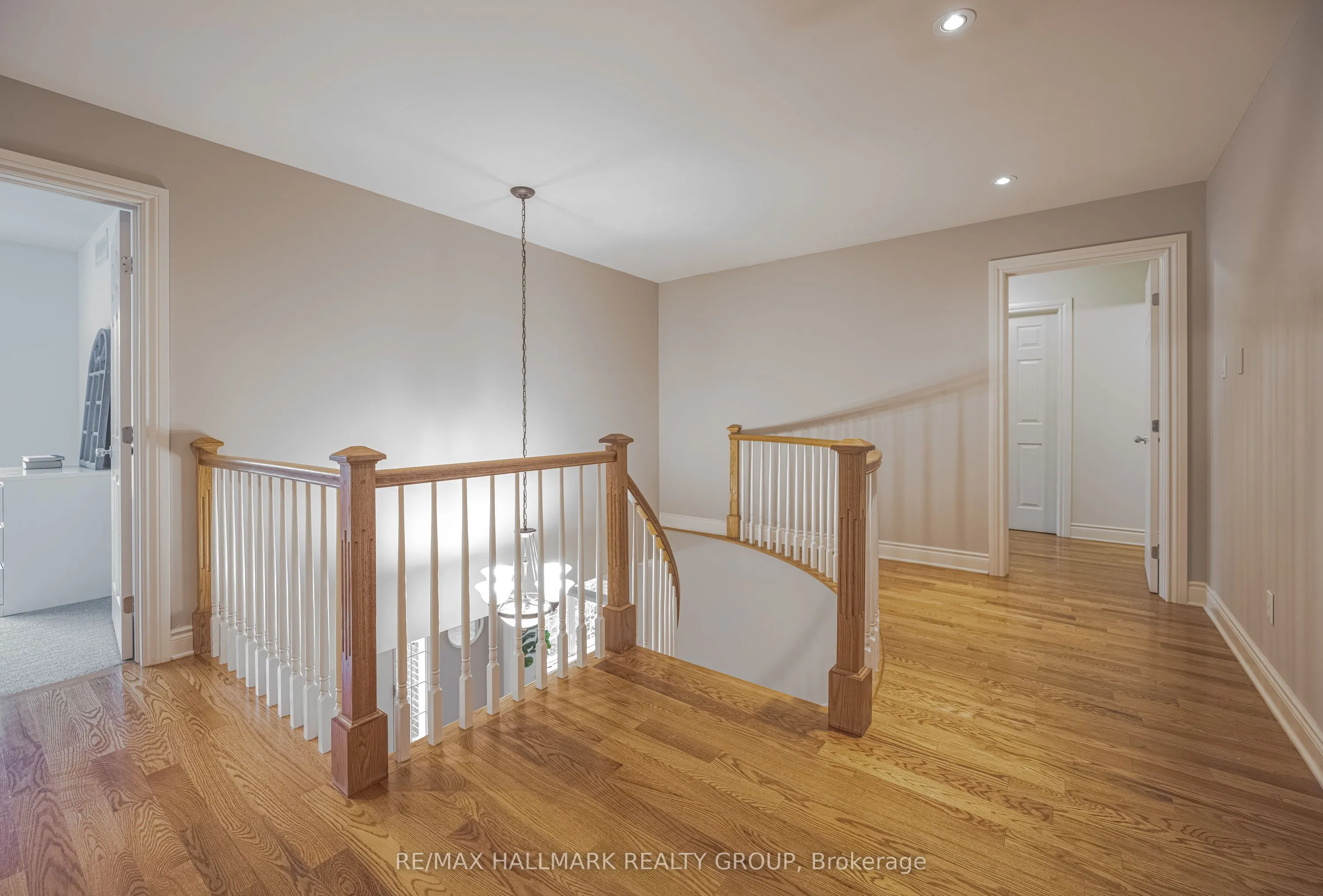 1431 Duchess Crescent